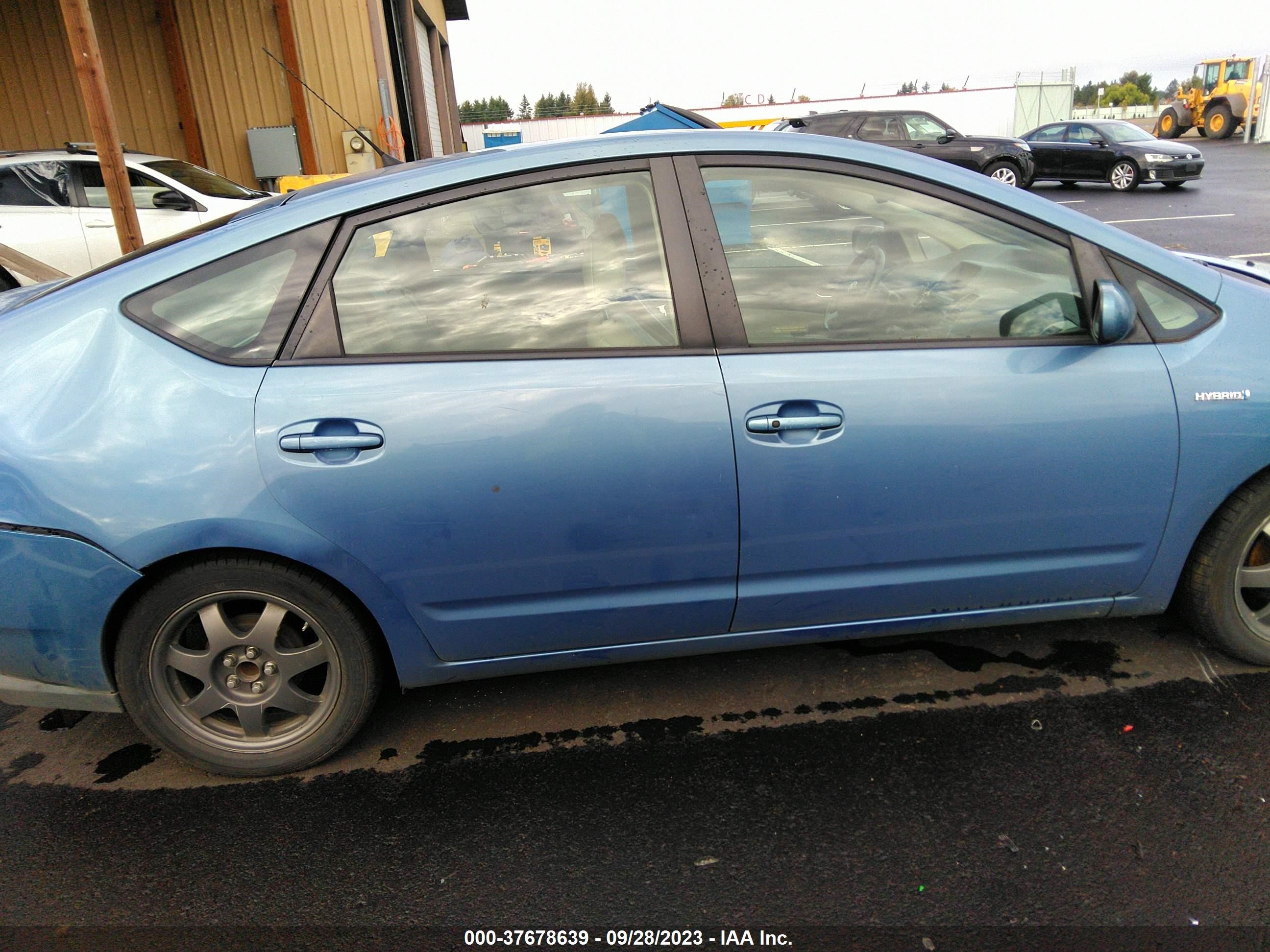 Photo 12 VIN: JTDKB20U677615042 - TOYOTA PRIUS 