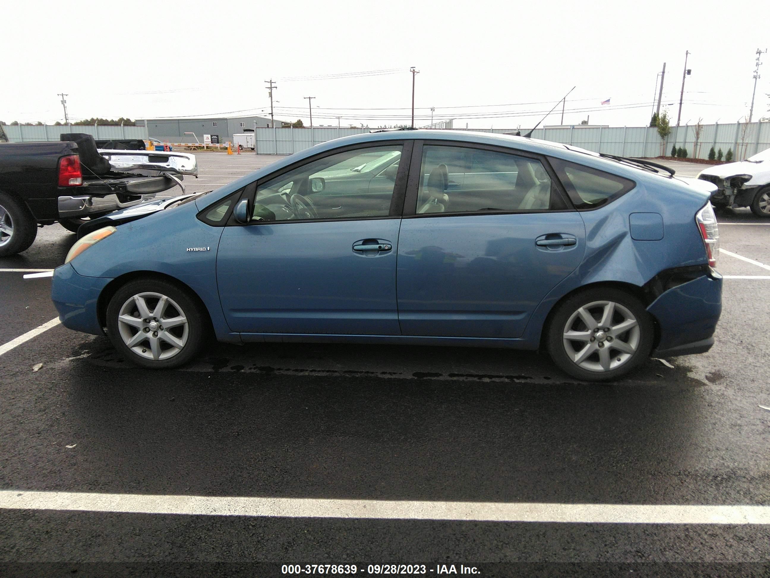 Photo 13 VIN: JTDKB20U677615042 - TOYOTA PRIUS 