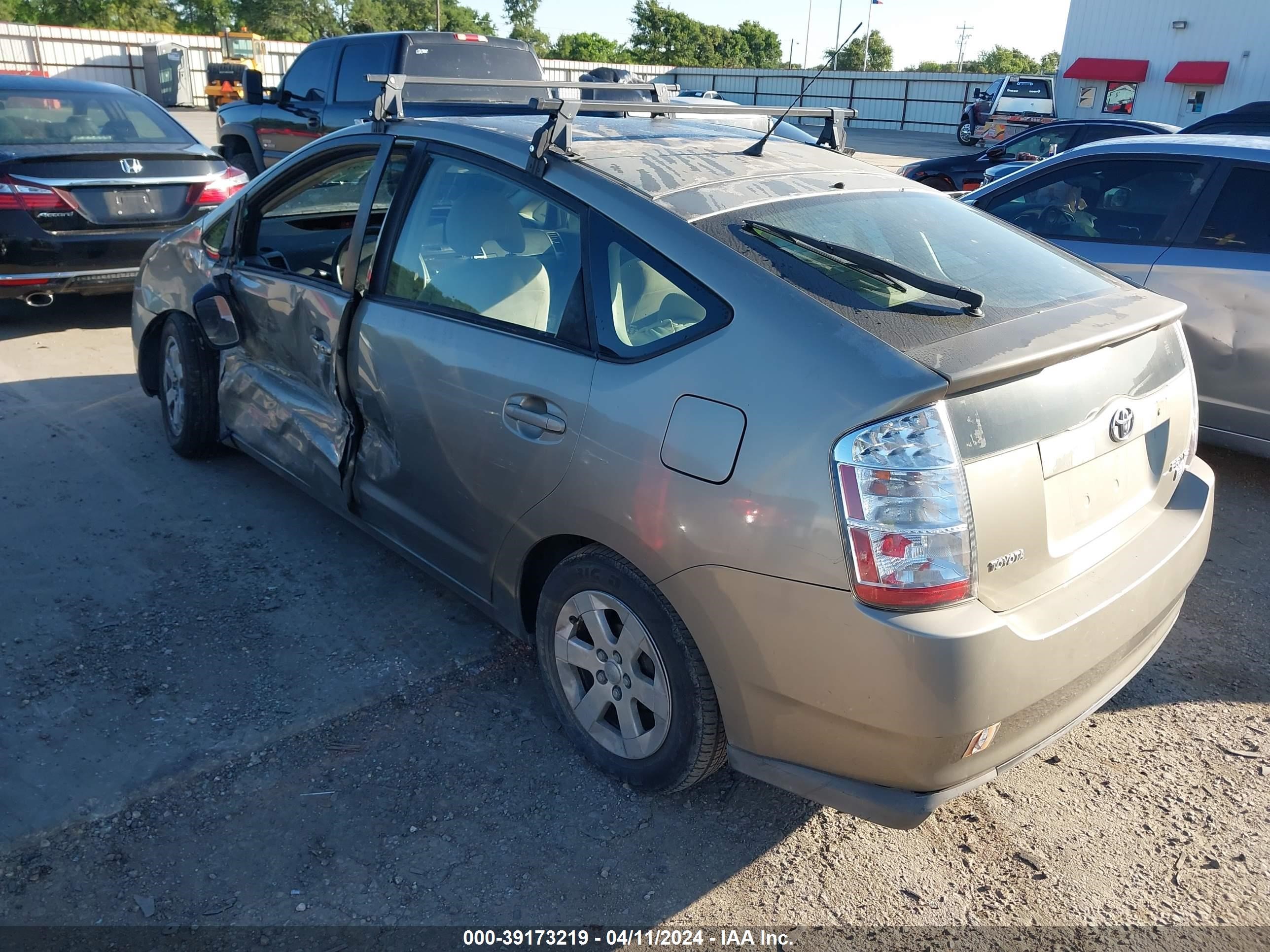 Photo 2 VIN: JTDKB20U677672972 - TOYOTA PRIUS 