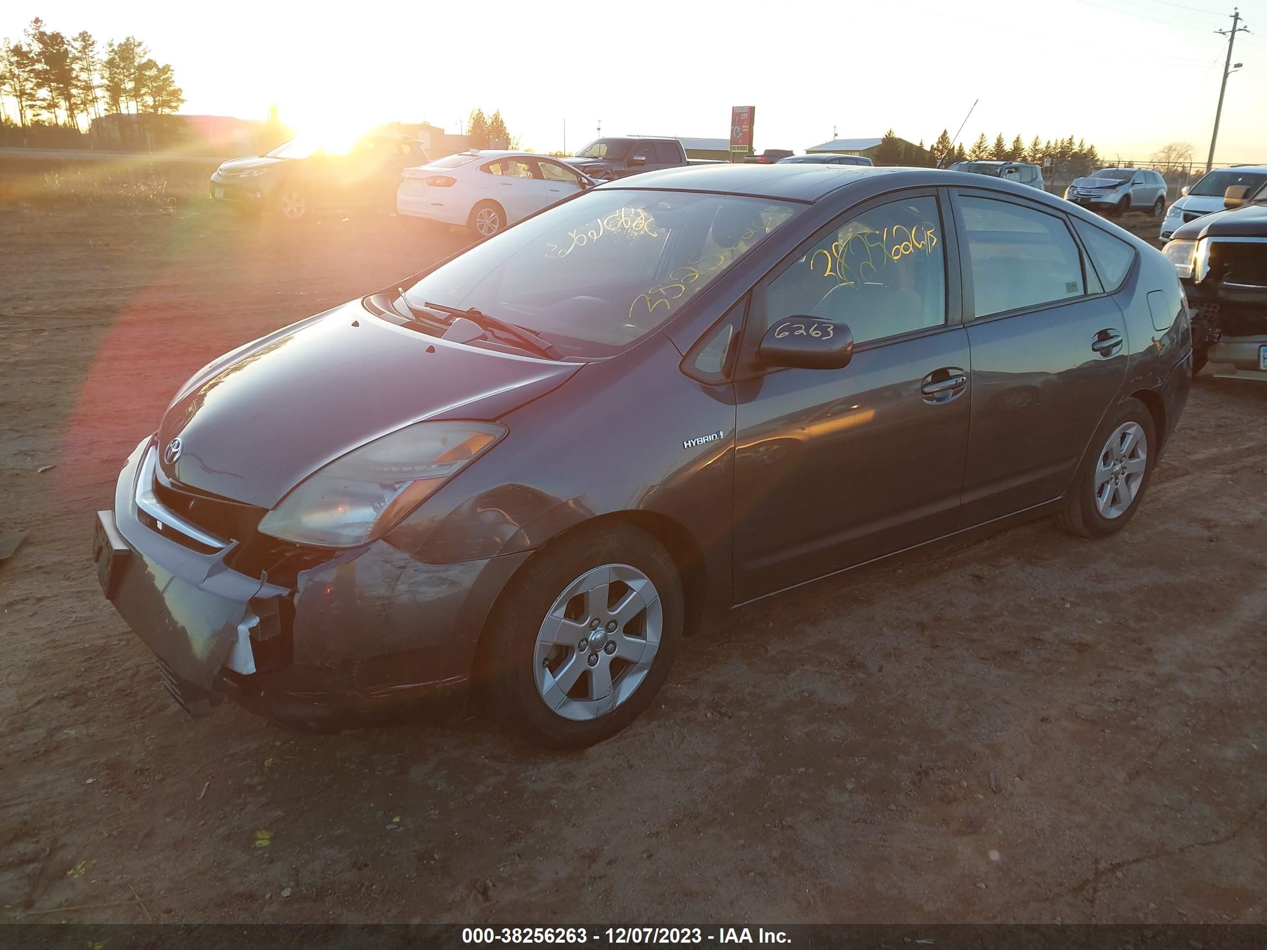 Photo 1 VIN: JTDKB20U683298839 - TOYOTA PRIUS 