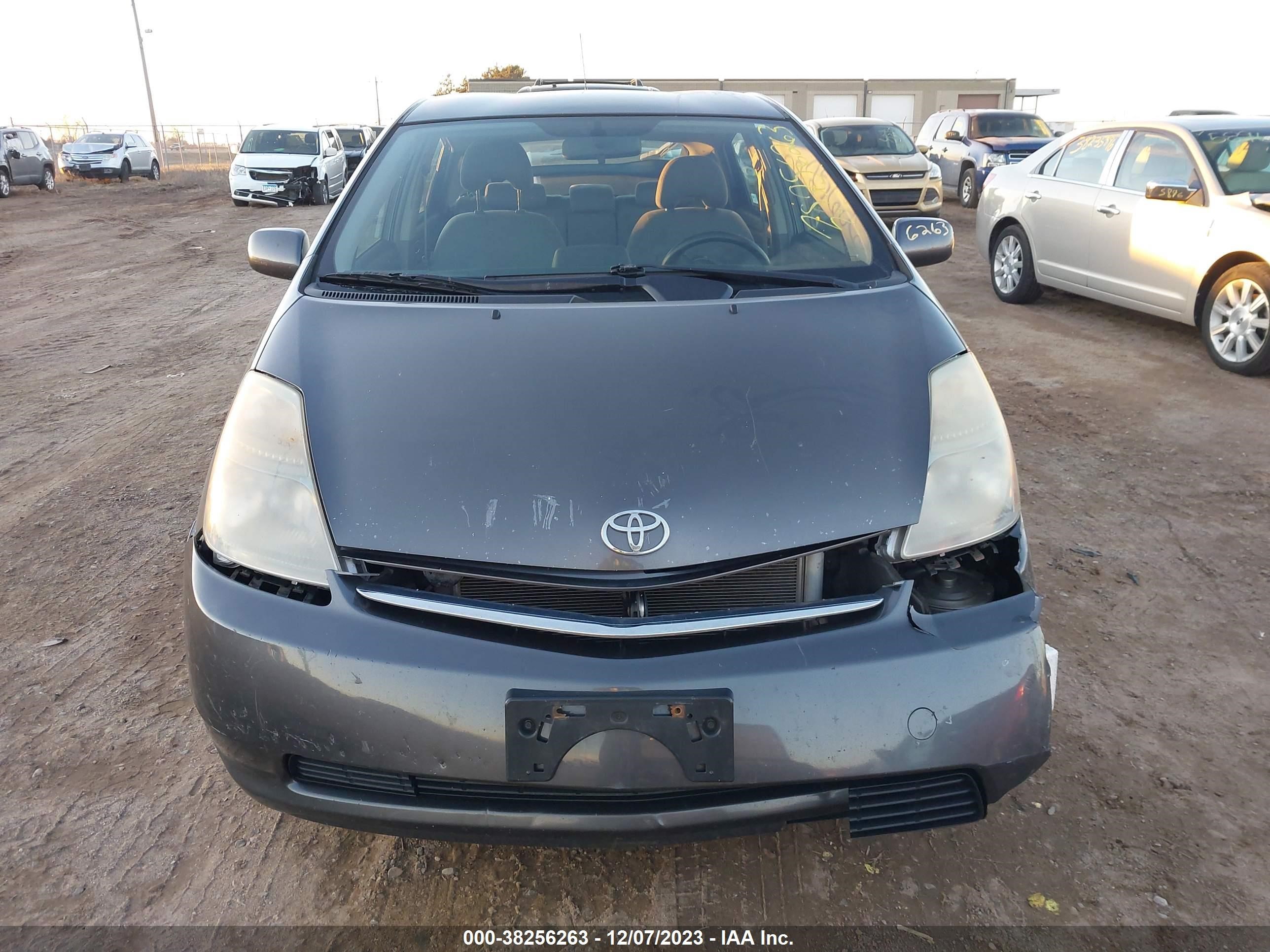 Photo 11 VIN: JTDKB20U683298839 - TOYOTA PRIUS 