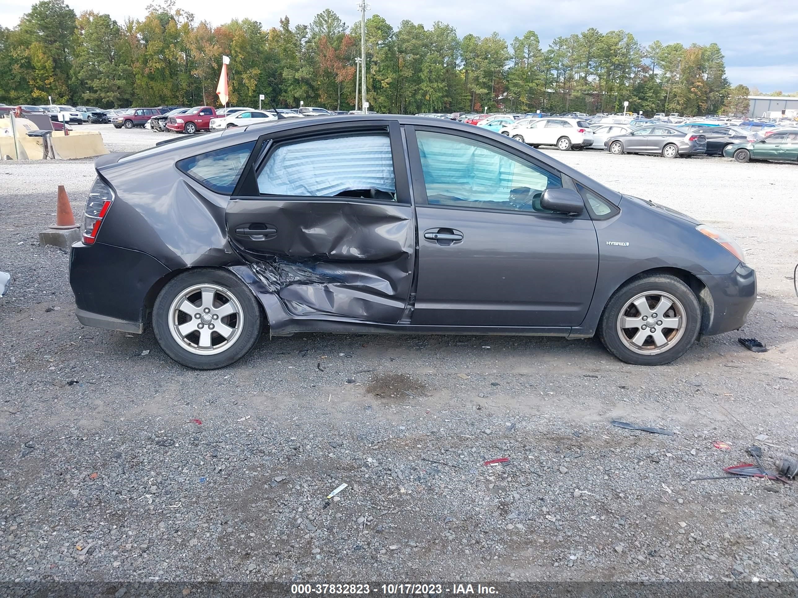 Photo 12 VIN: JTDKB20U683301206 - TOYOTA PRIUS 