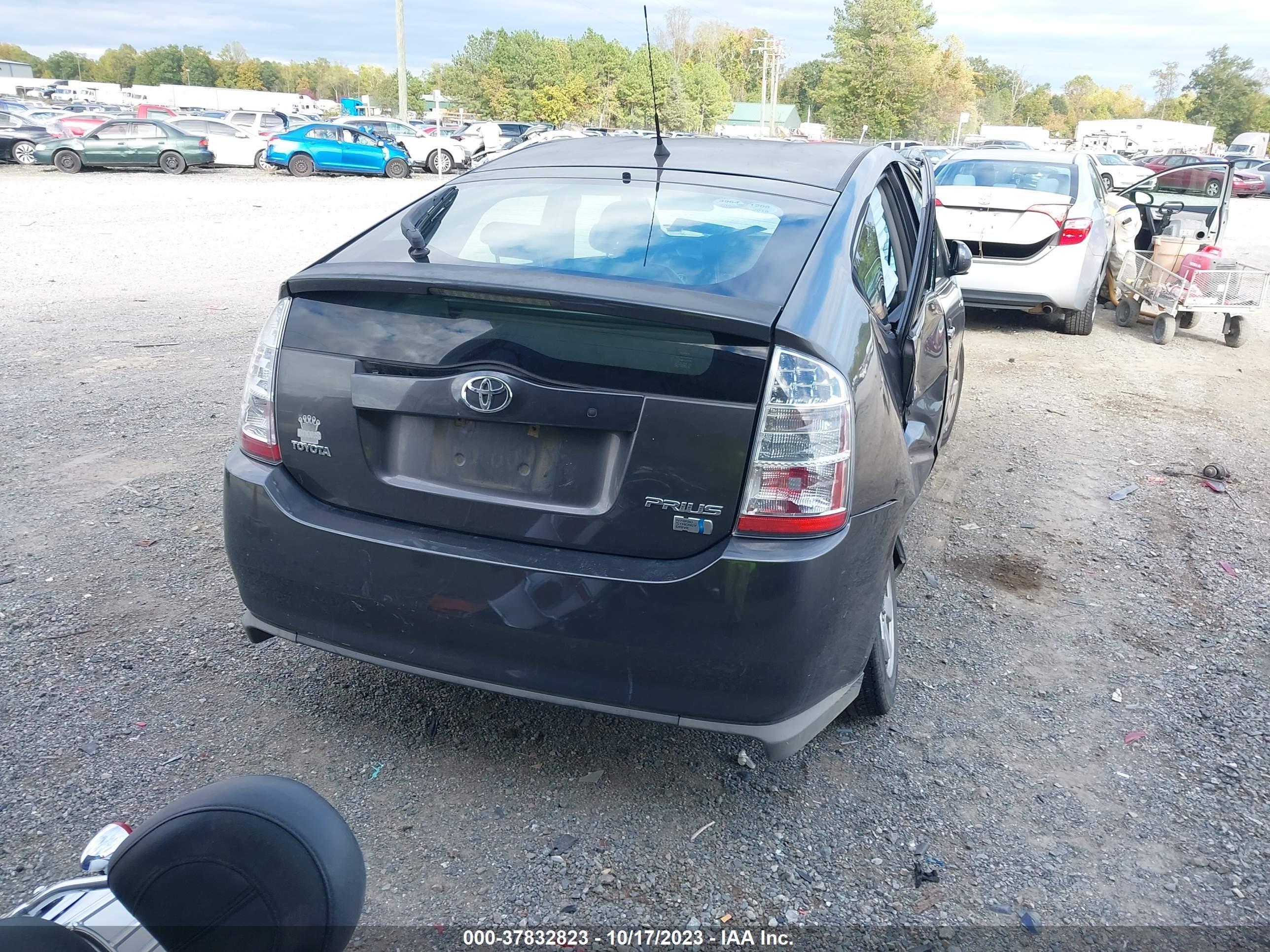 Photo 3 VIN: JTDKB20U683301206 - TOYOTA PRIUS 