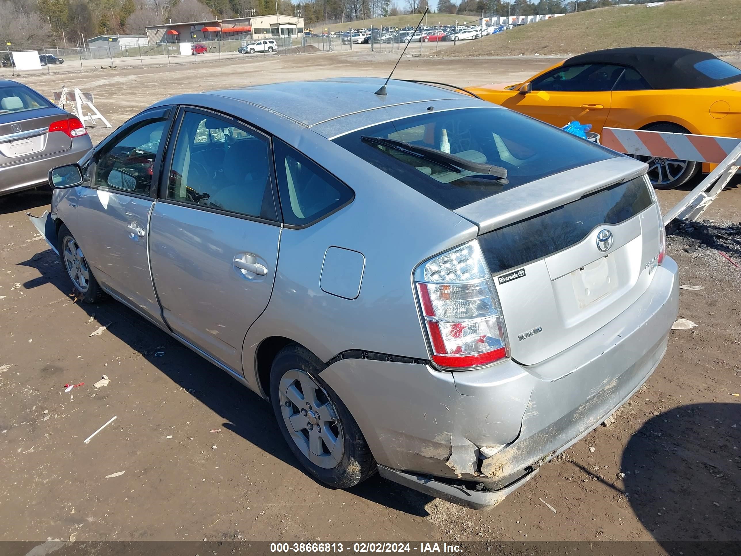 Photo 2 VIN: JTDKB20U683320015 - TOYOTA PRIUS 