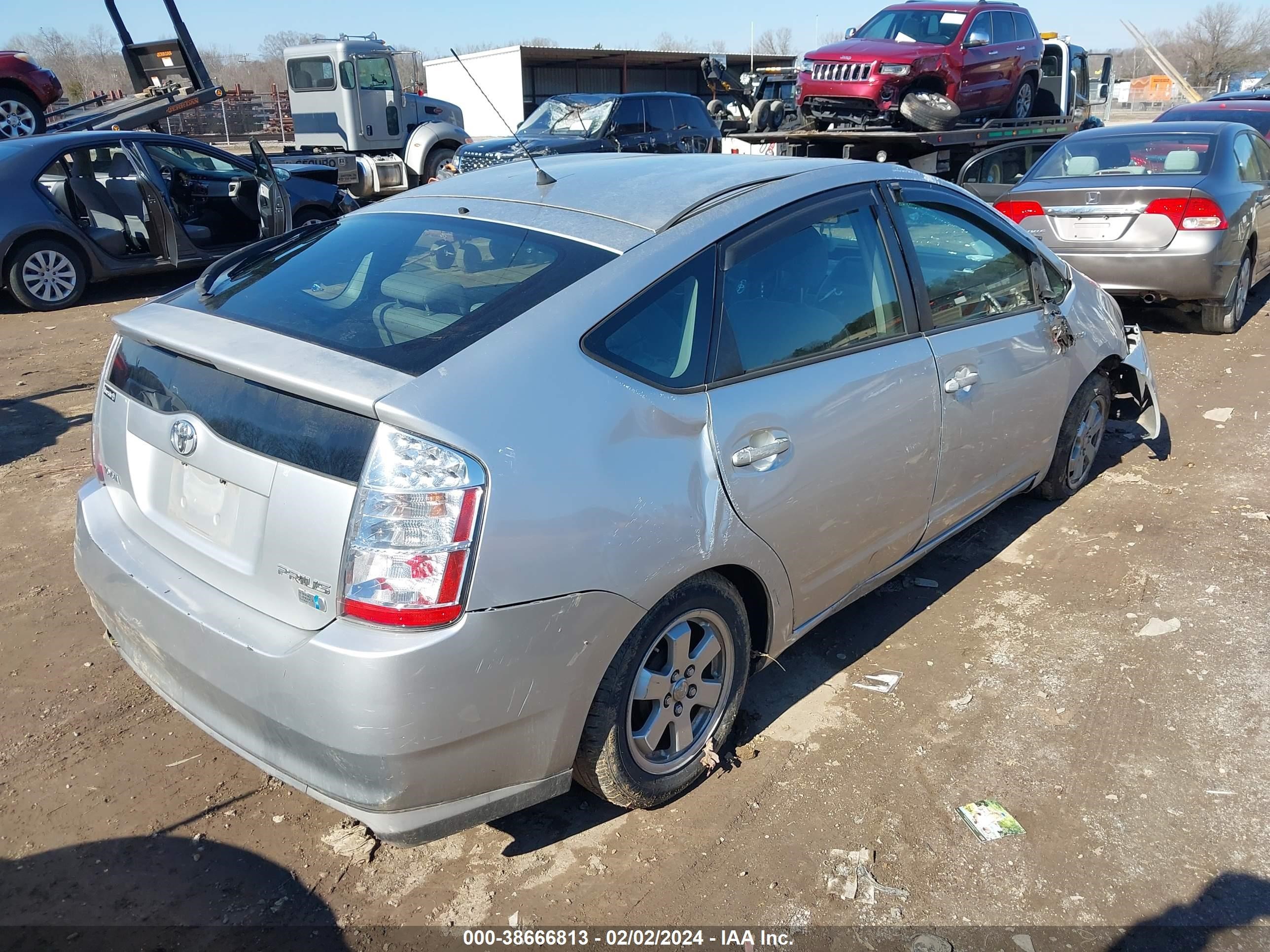 Photo 3 VIN: JTDKB20U683320015 - TOYOTA PRIUS 