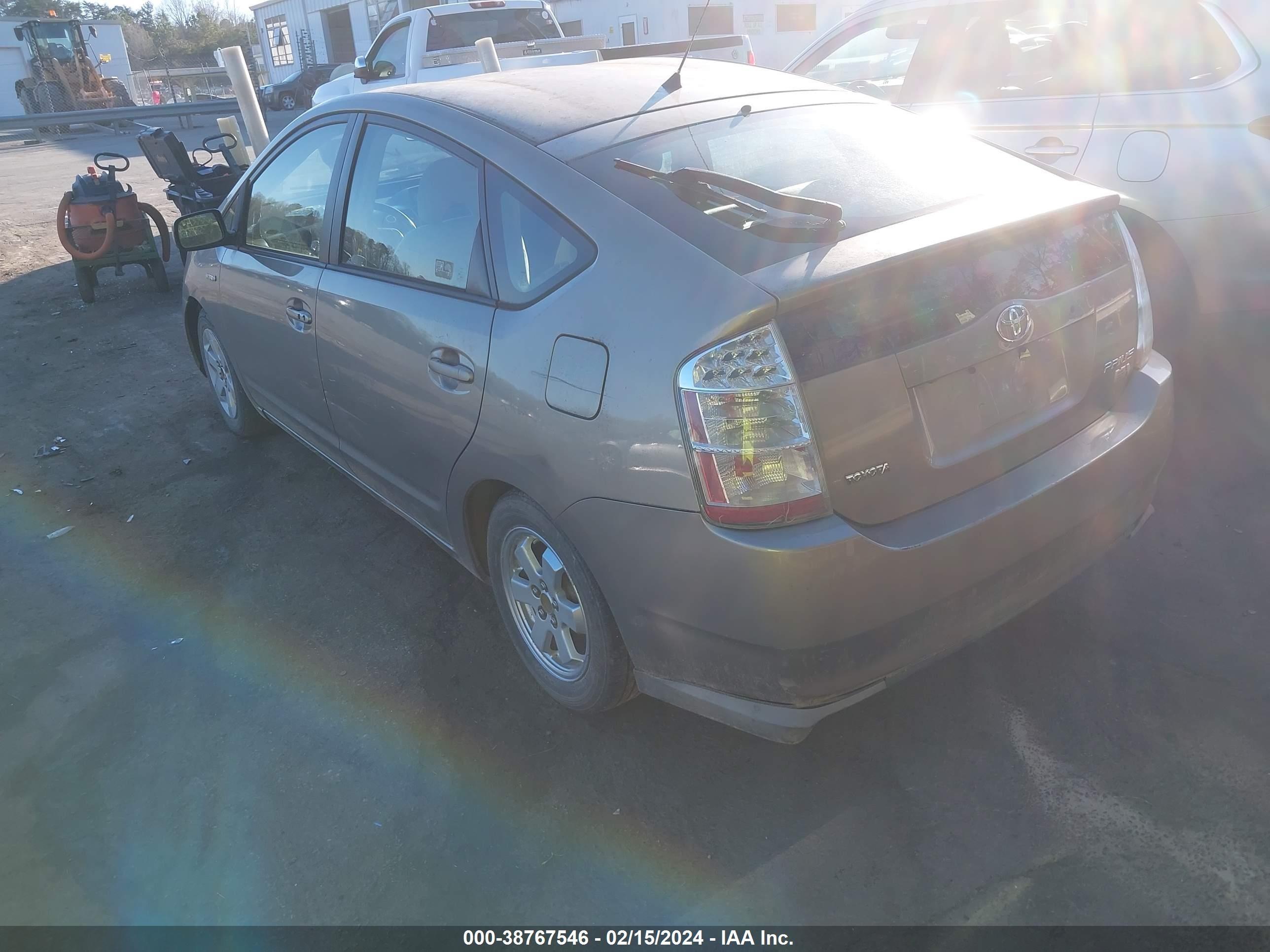 Photo 2 VIN: JTDKB20U683390453 - TOYOTA PRIUS 