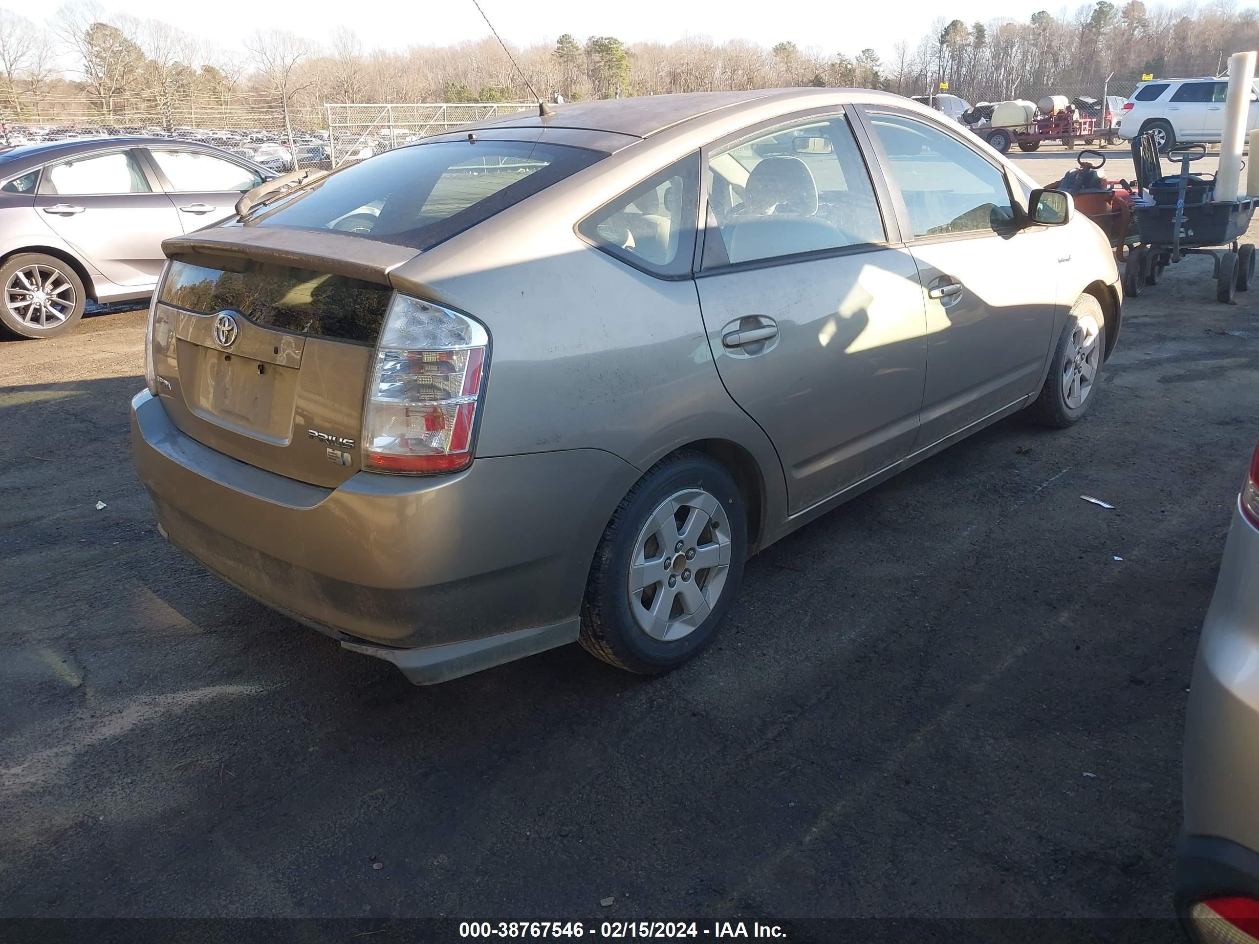 Photo 3 VIN: JTDKB20U683390453 - TOYOTA PRIUS 