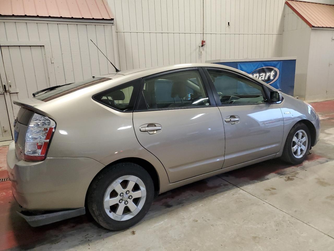 Photo 2 VIN: JTDKB20U687798704 - TOYOTA PRIUS 