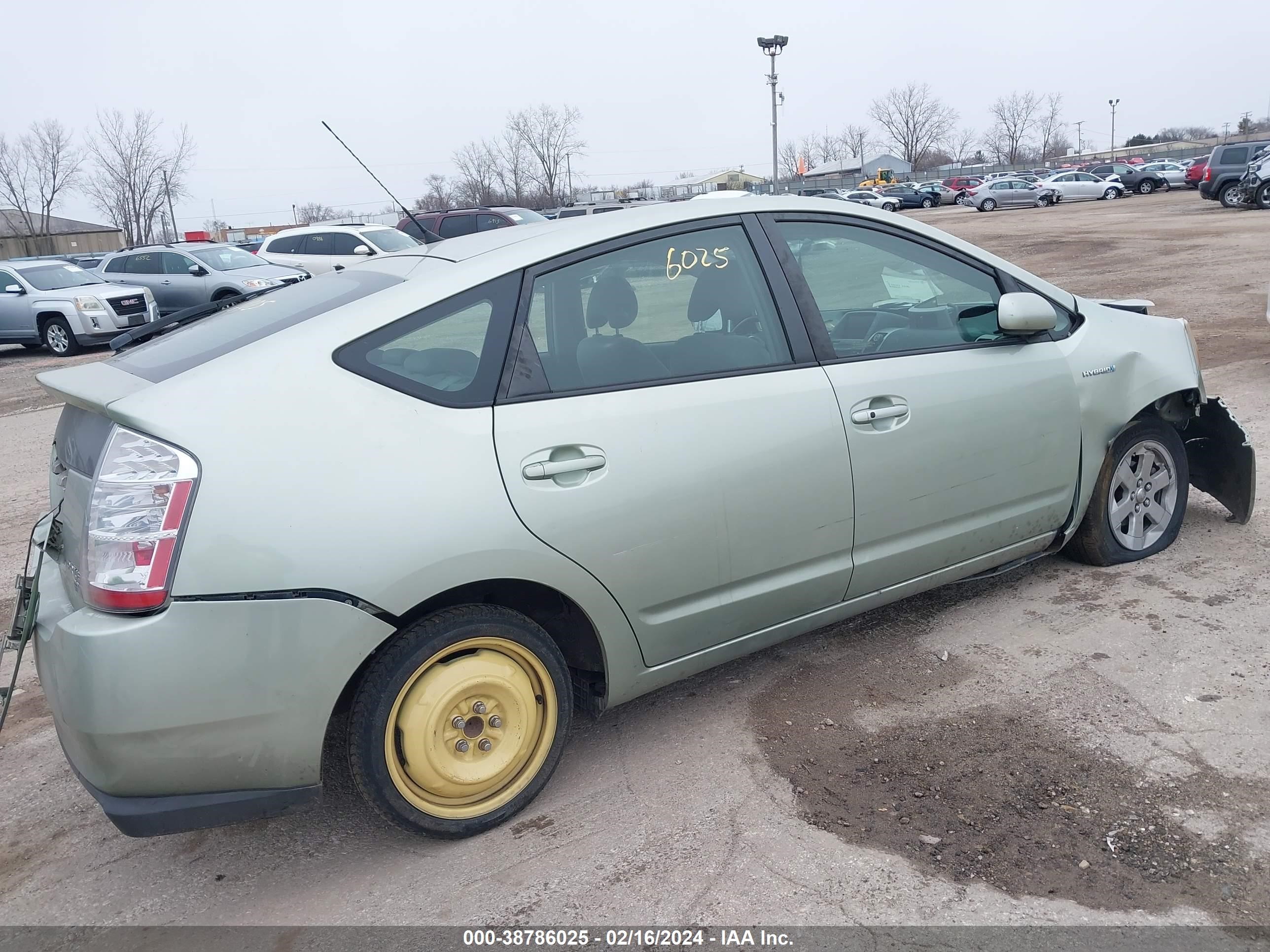 Photo 3 VIN: JTDKB20U773261653 - TOYOTA PRIUS 