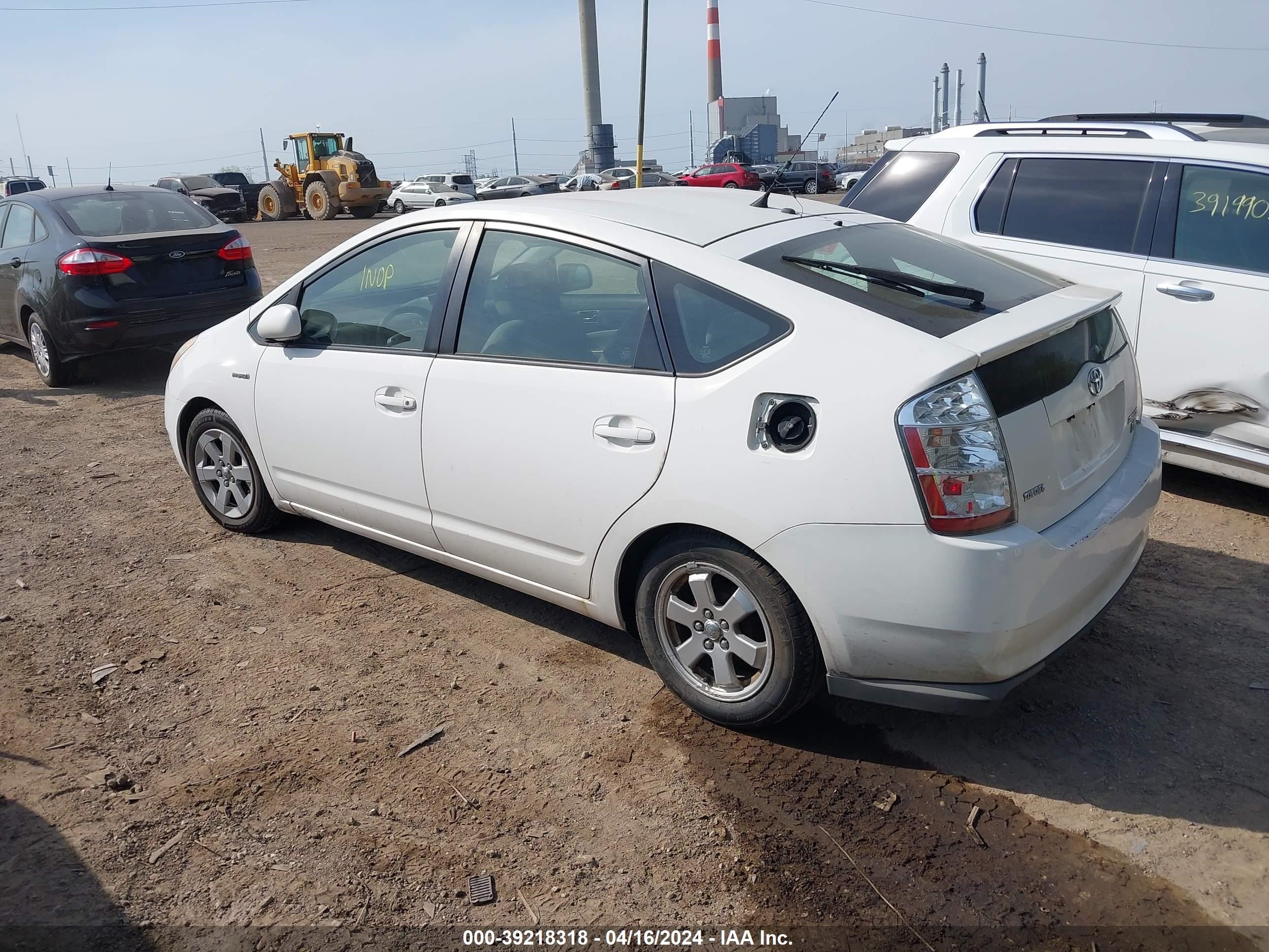 Photo 2 VIN: JTDKB20U783369210 - TOYOTA PRIUS 