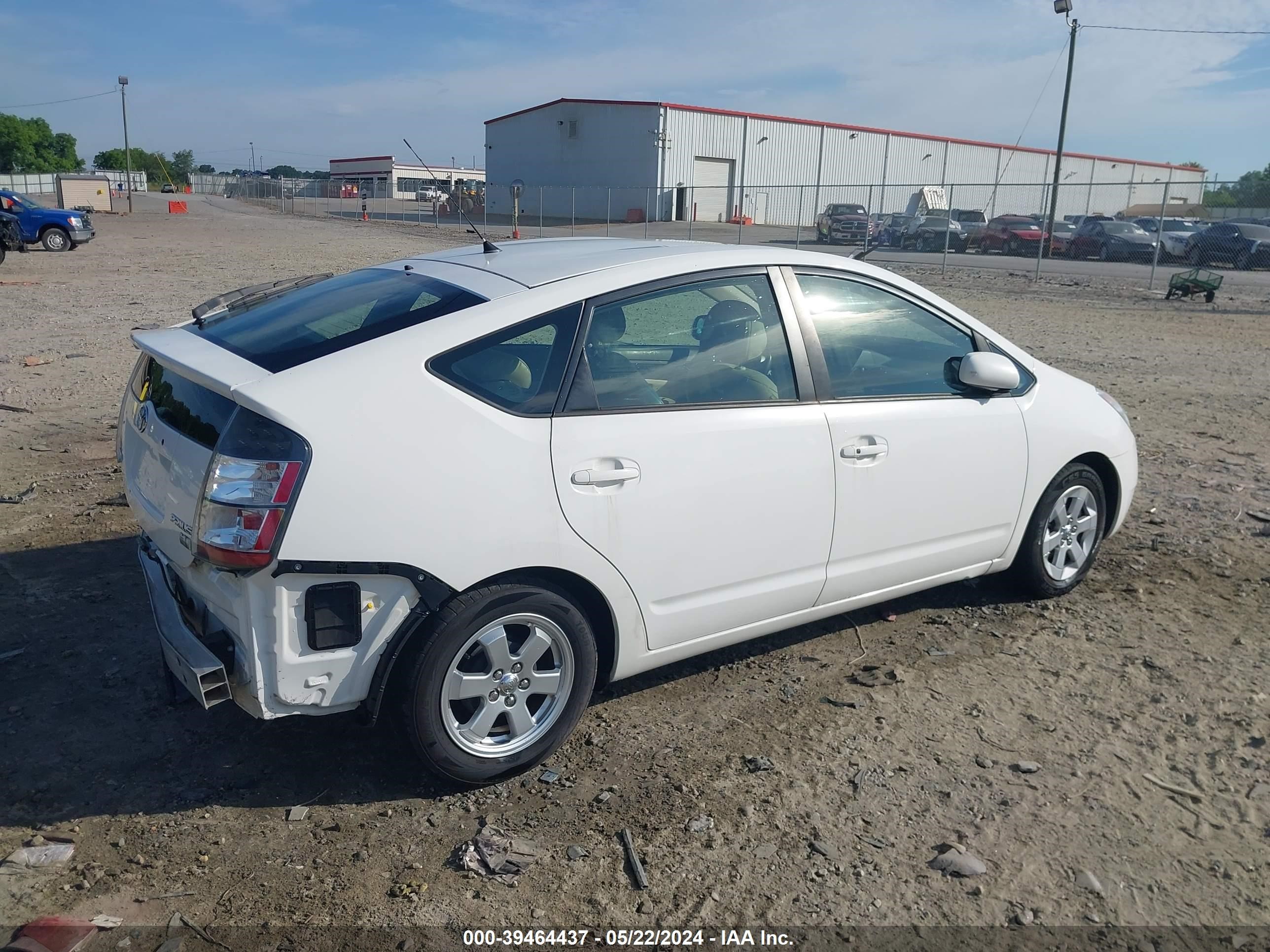 Photo 3 VIN: JTDKB20U853067310 - TOYOTA PRIUS 