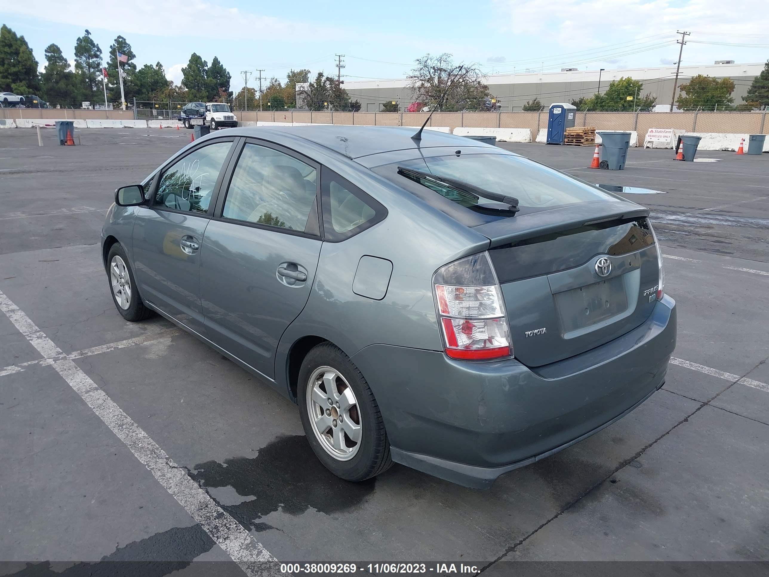 Photo 2 VIN: JTDKB20U853119714 - TOYOTA PRIUS 