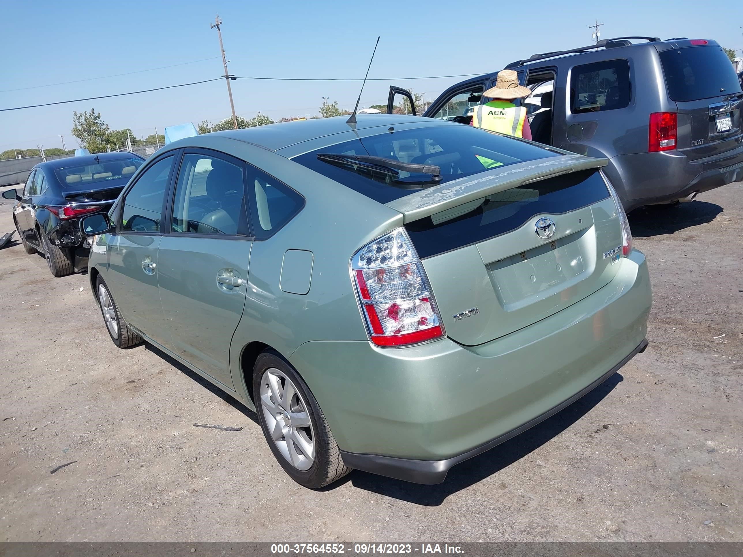 Photo 2 VIN: JTDKB20U883323353 - TOYOTA PRIUS 