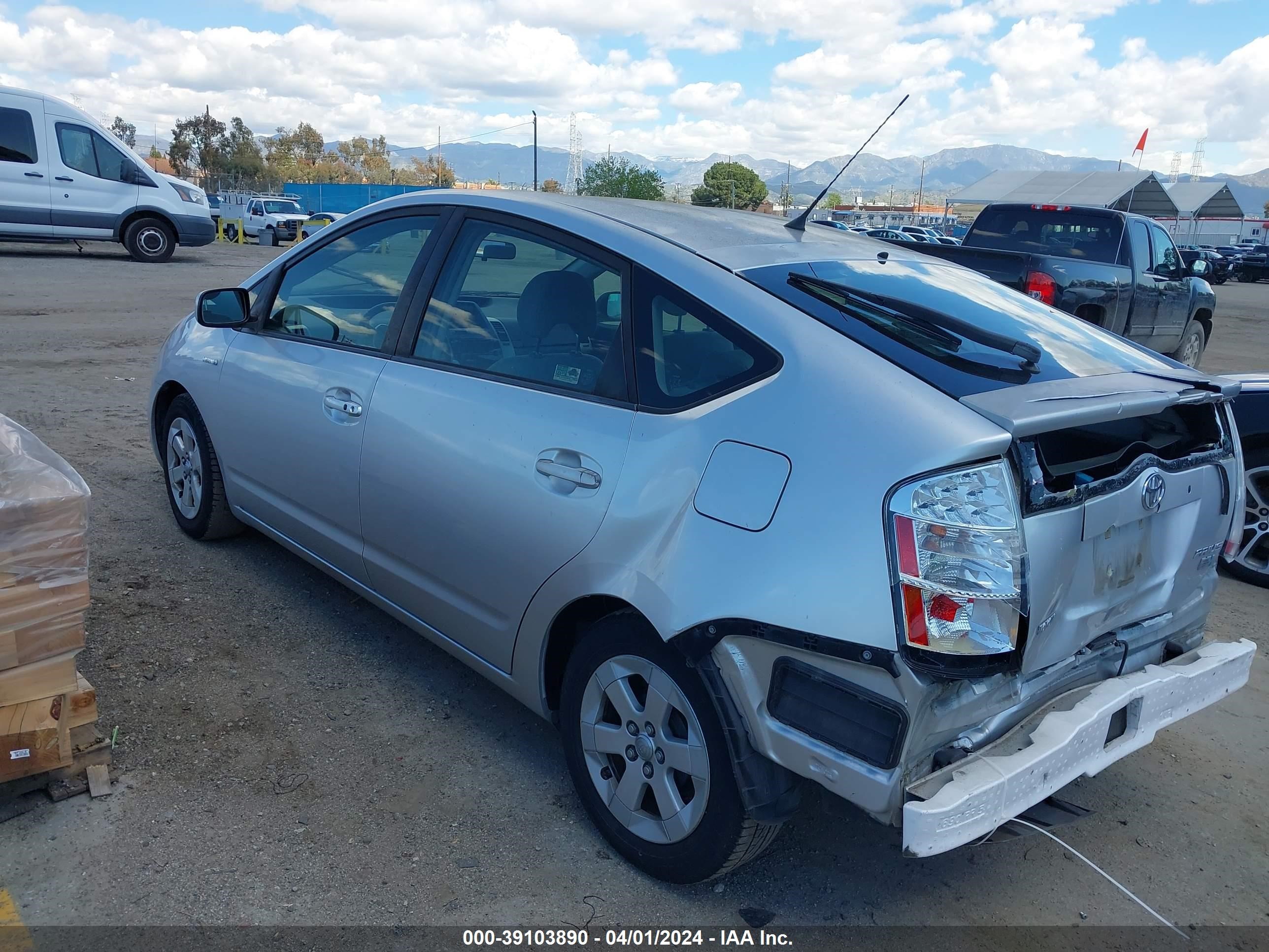 Photo 2 VIN: JTDKB20U883338872 - TOYOTA PRIUS 