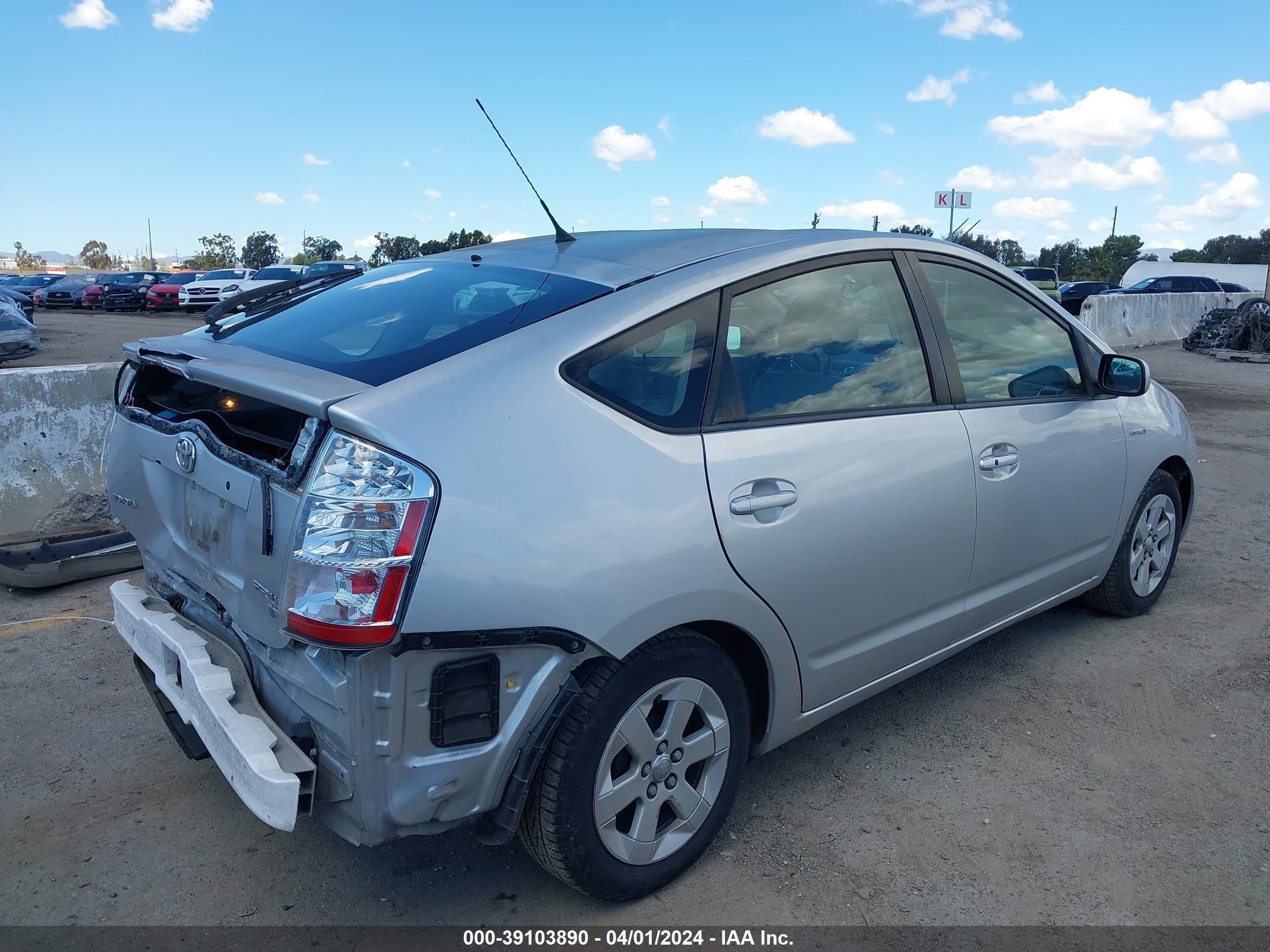 Photo 3 VIN: JTDKB20U883338872 - TOYOTA PRIUS 