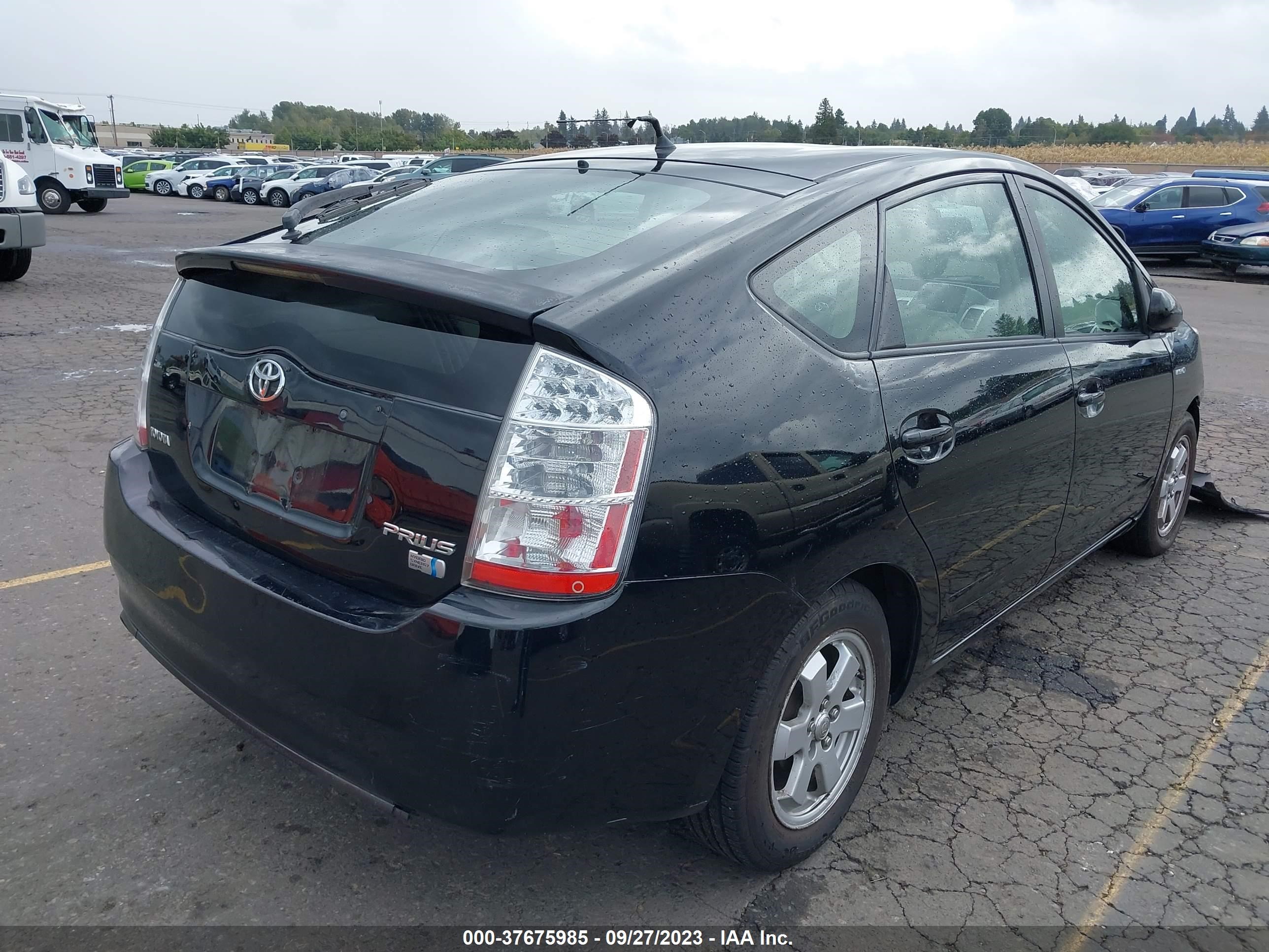 Photo 3 VIN: JTDKB20U883366090 - TOYOTA PRIUS 