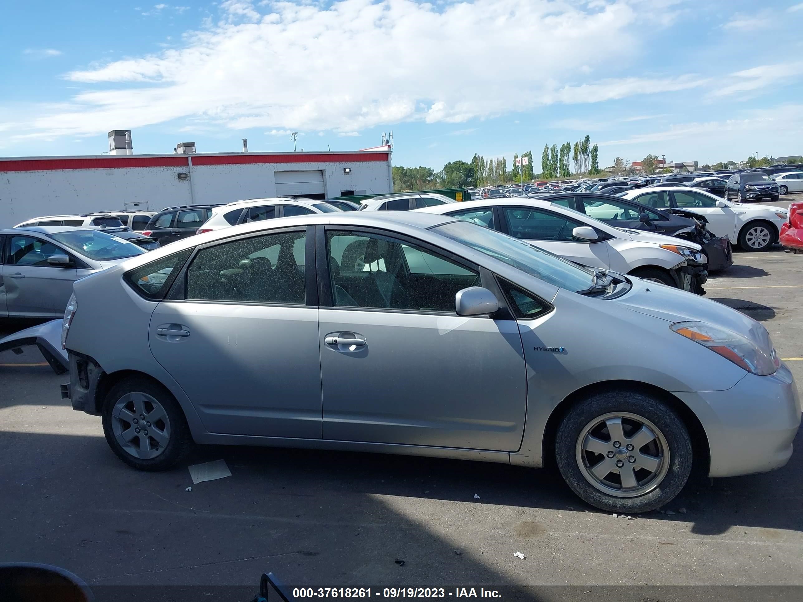 Photo 13 VIN: JTDKB20U883384881 - TOYOTA PRIUS 