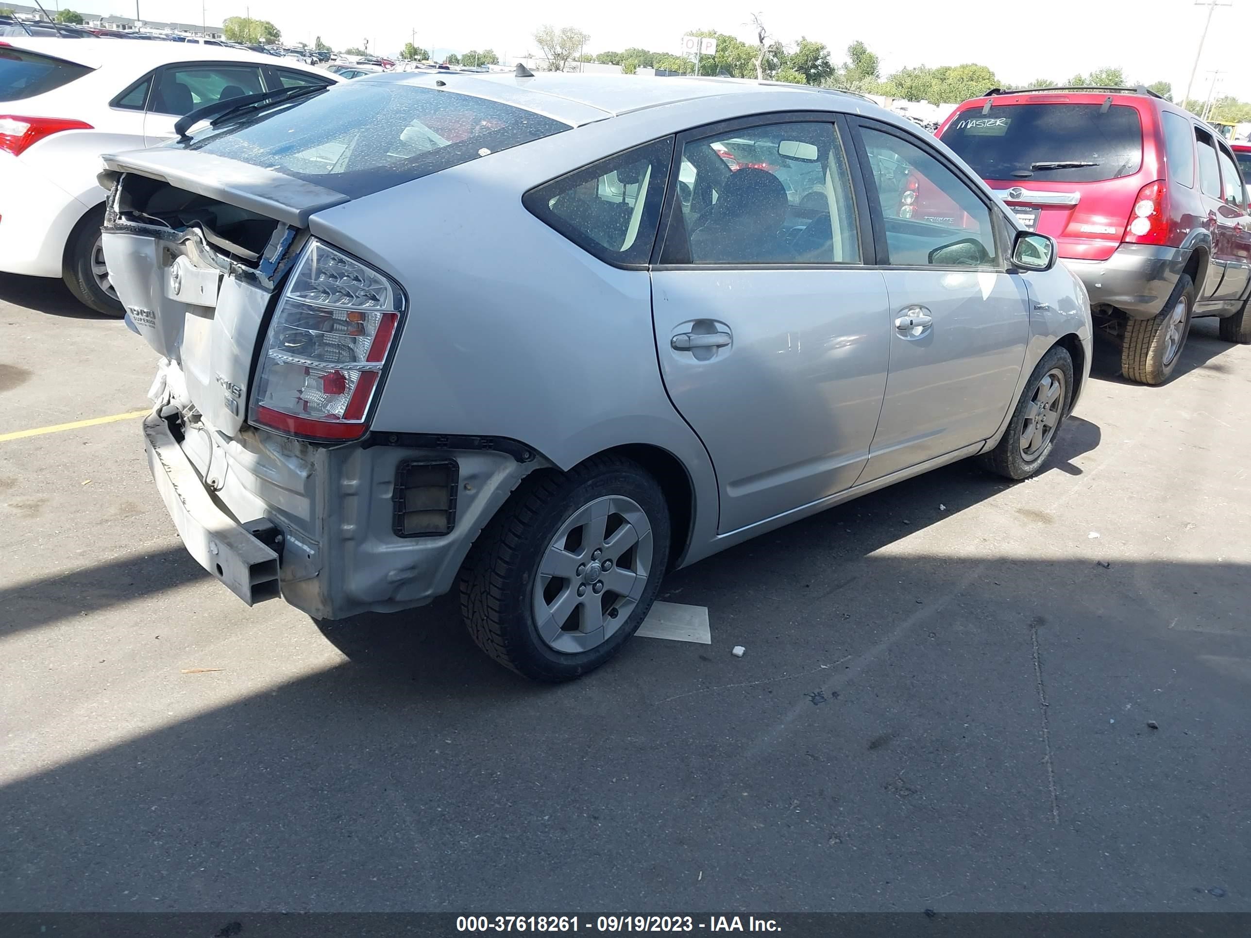 Photo 3 VIN: JTDKB20U883384881 - TOYOTA PRIUS 