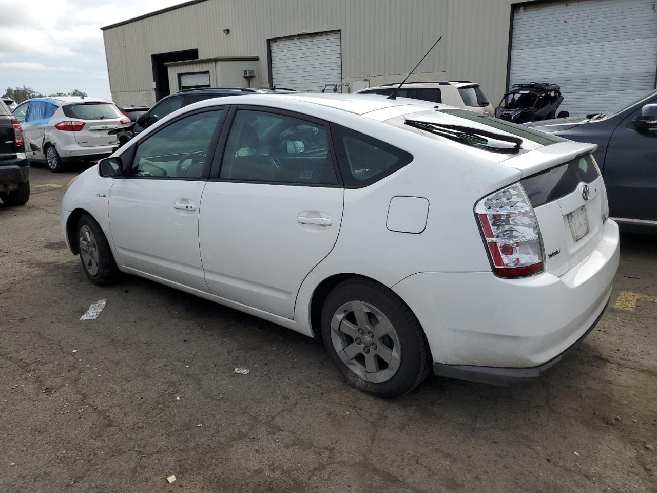 Photo 1 VIN: JTDKB20U887740318 - TOYOTA PRIUS 