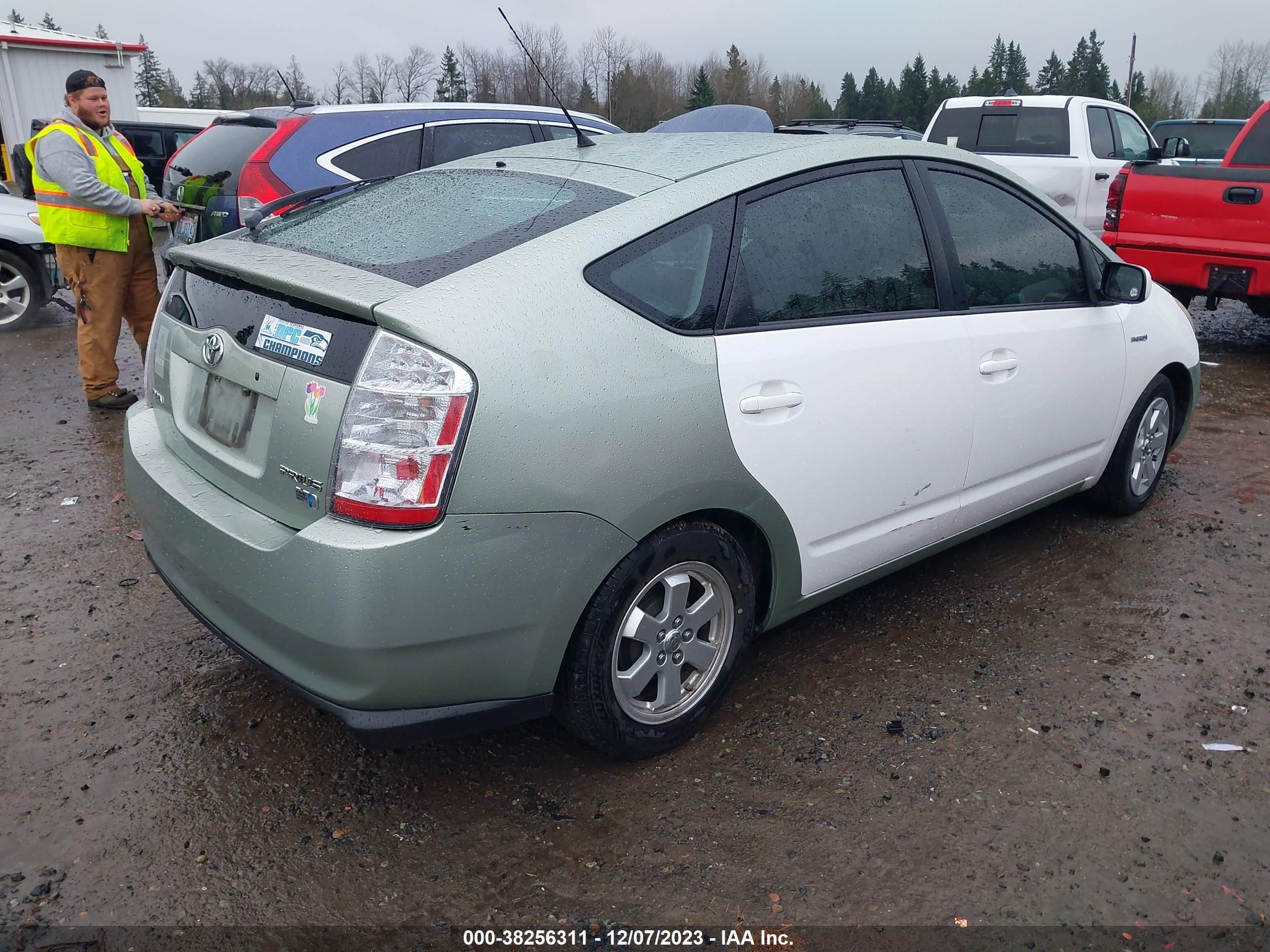 Photo 3 VIN: JTDKB20U893486490 - TOYOTA PRIUS 