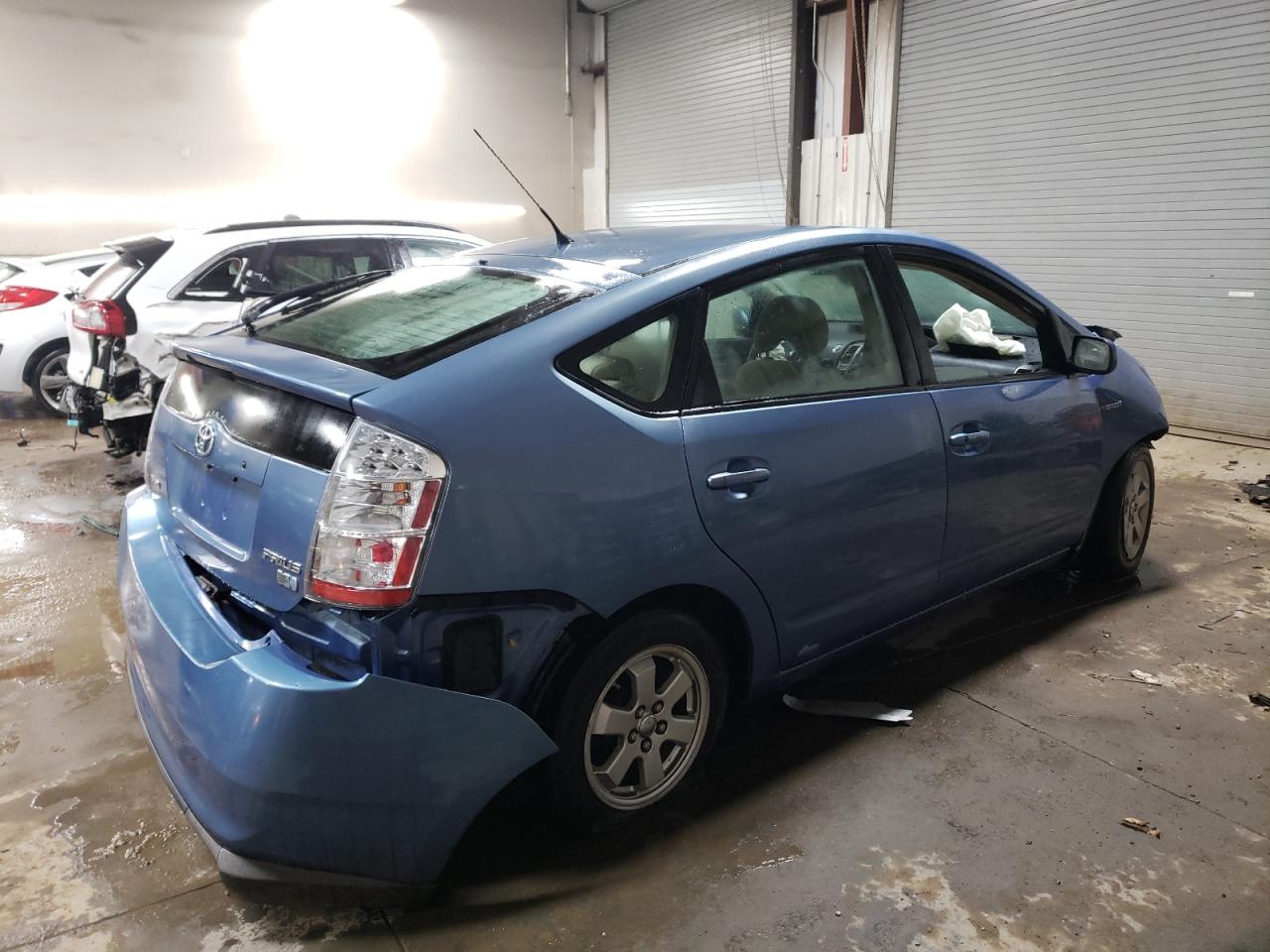 Photo 2 VIN: JTDKB20U897842106 - TOYOTA PRIUS 