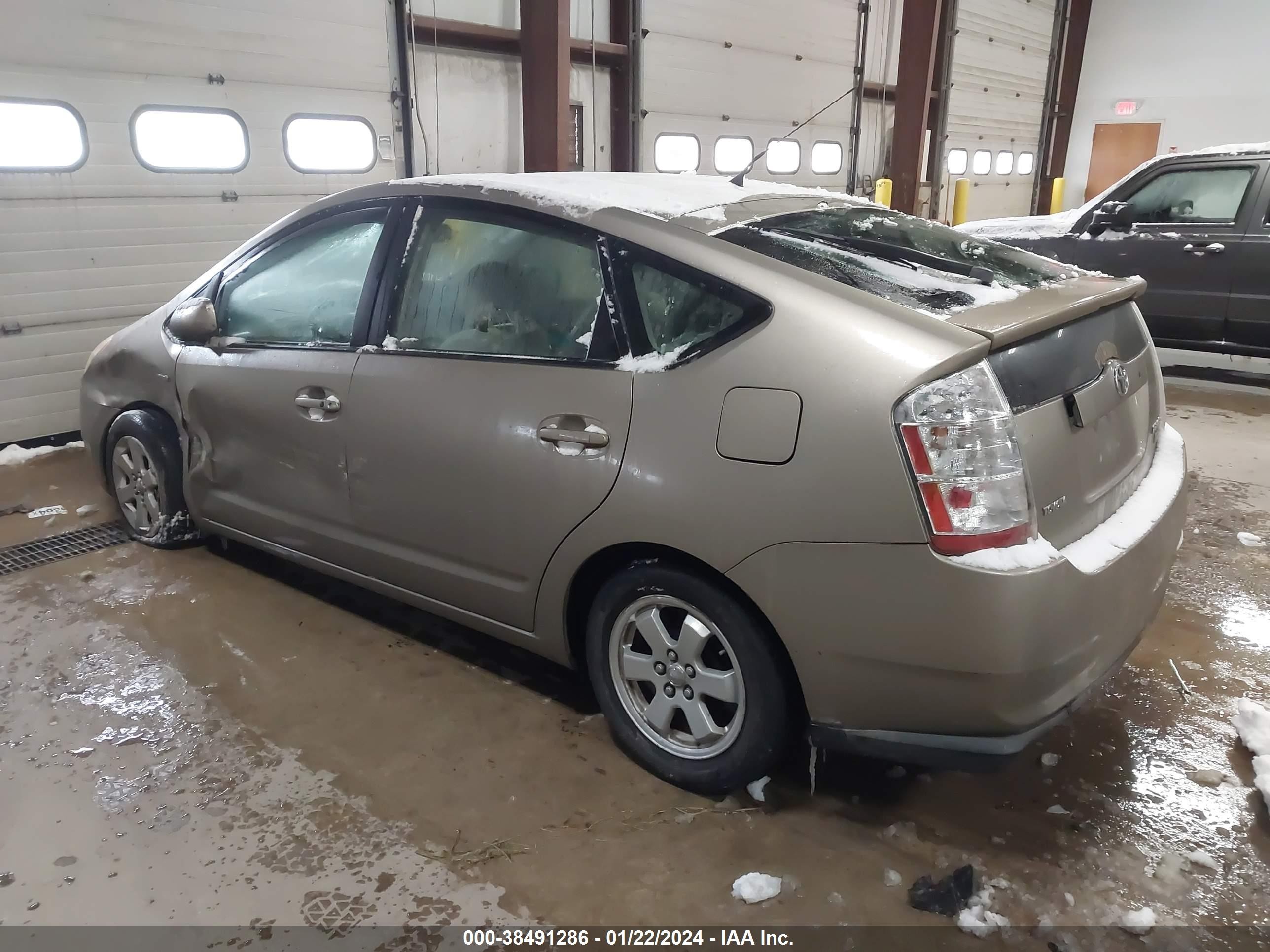 Photo 2 VIN: JTDKB20U967530257 - TOYOTA PRIUS 