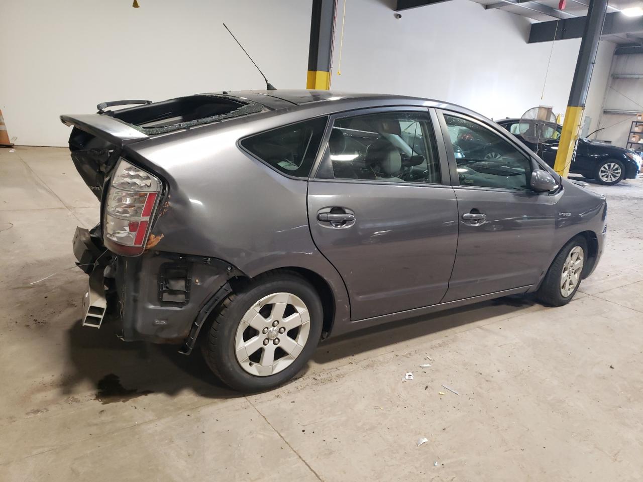 Photo 2 VIN: JTDKB20U973221963 - TOYOTA PRIUS 