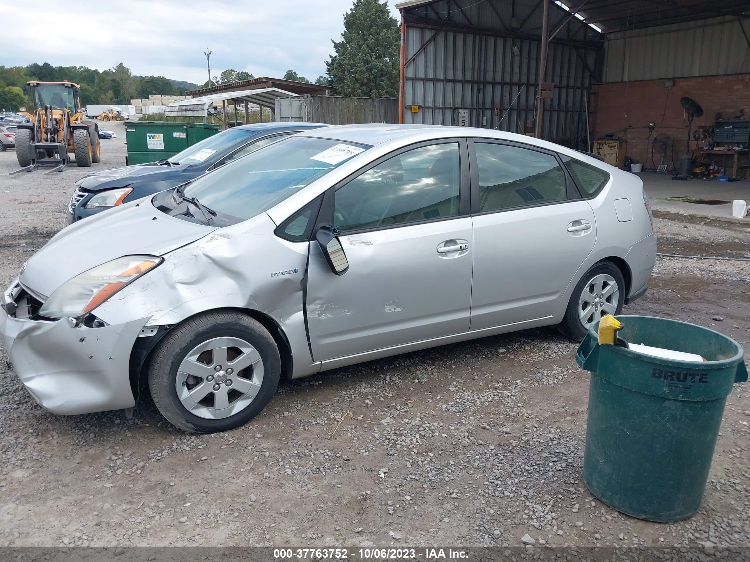 Photo 13 VIN: JTDKB20U977598608 - TOYOTA PRIUS 