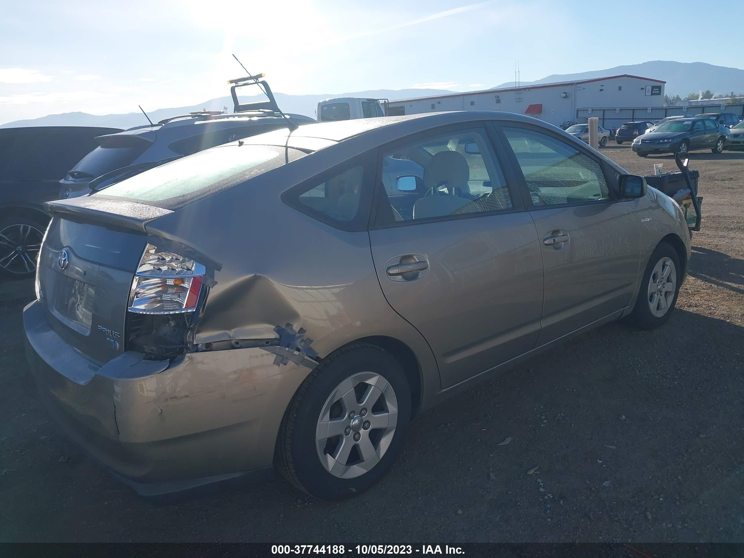 Photo 3 VIN: JTDKB20U977678703 - TOYOTA PRIUS 