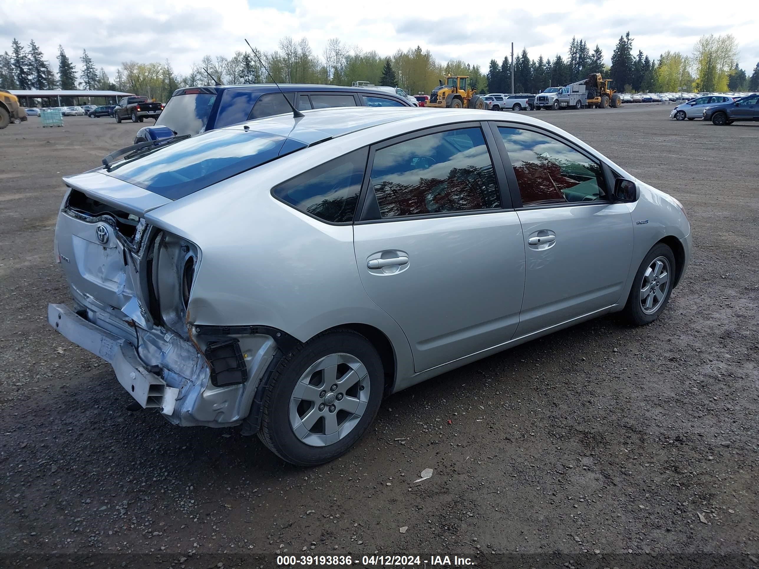 Photo 3 VIN: JTDKB20U983373579 - TOYOTA PRIUS 