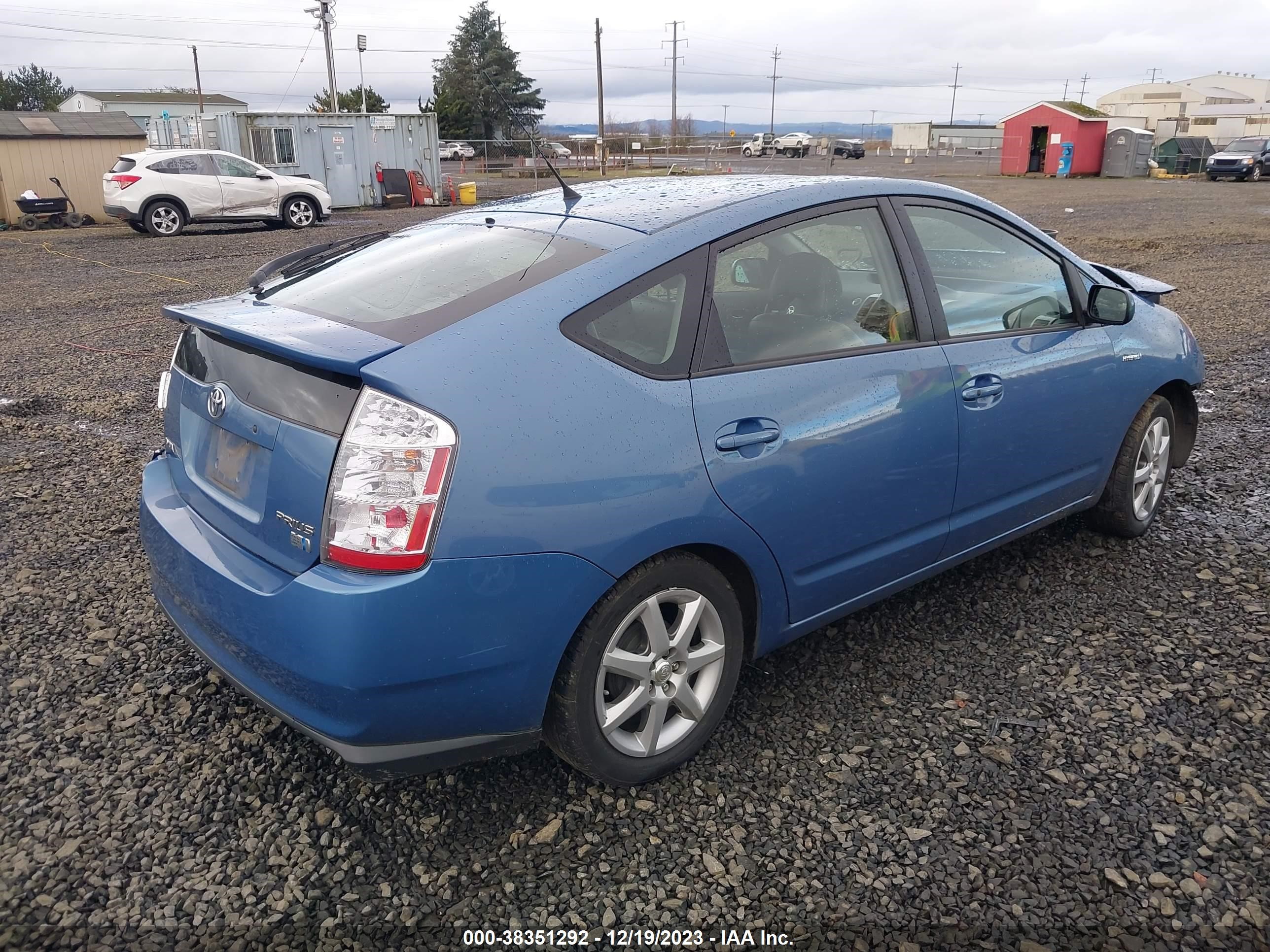 Photo 3 VIN: JTDKB20U987752378 - TOYOTA PRIUS 