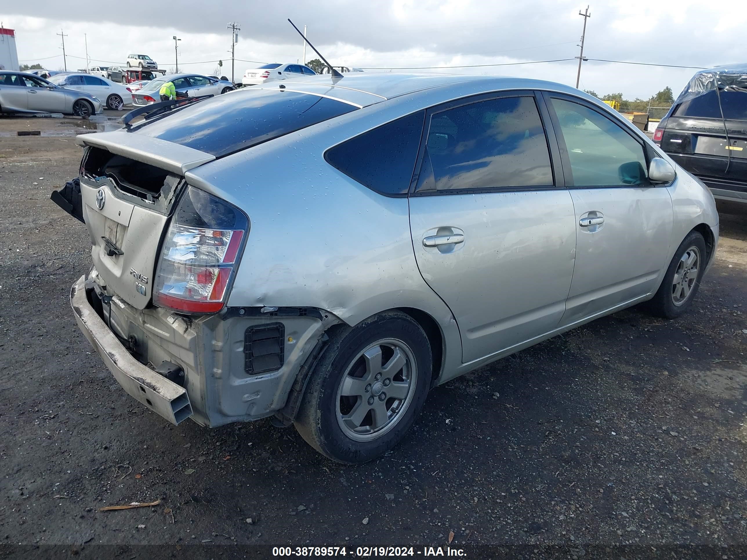 Photo 3 VIN: JTDKB20UX53047849 - TOYOTA PRIUS 