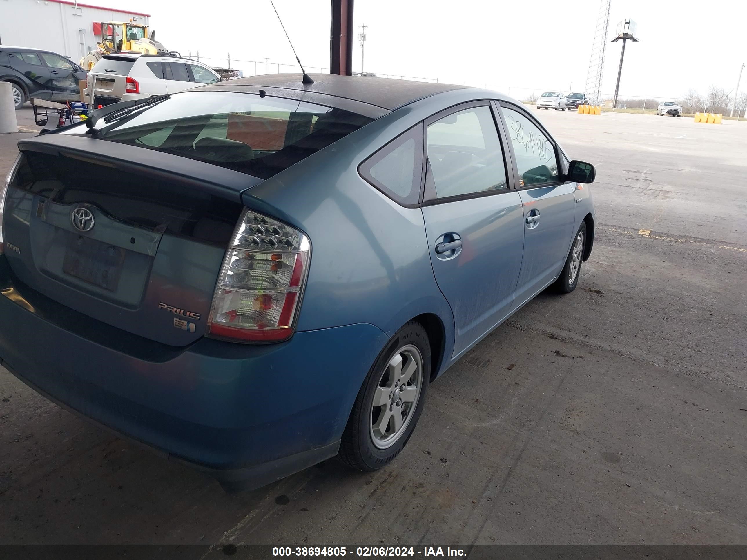 Photo 3 VIN: JTDKB20UX63156443 - TOYOTA PRIUS 