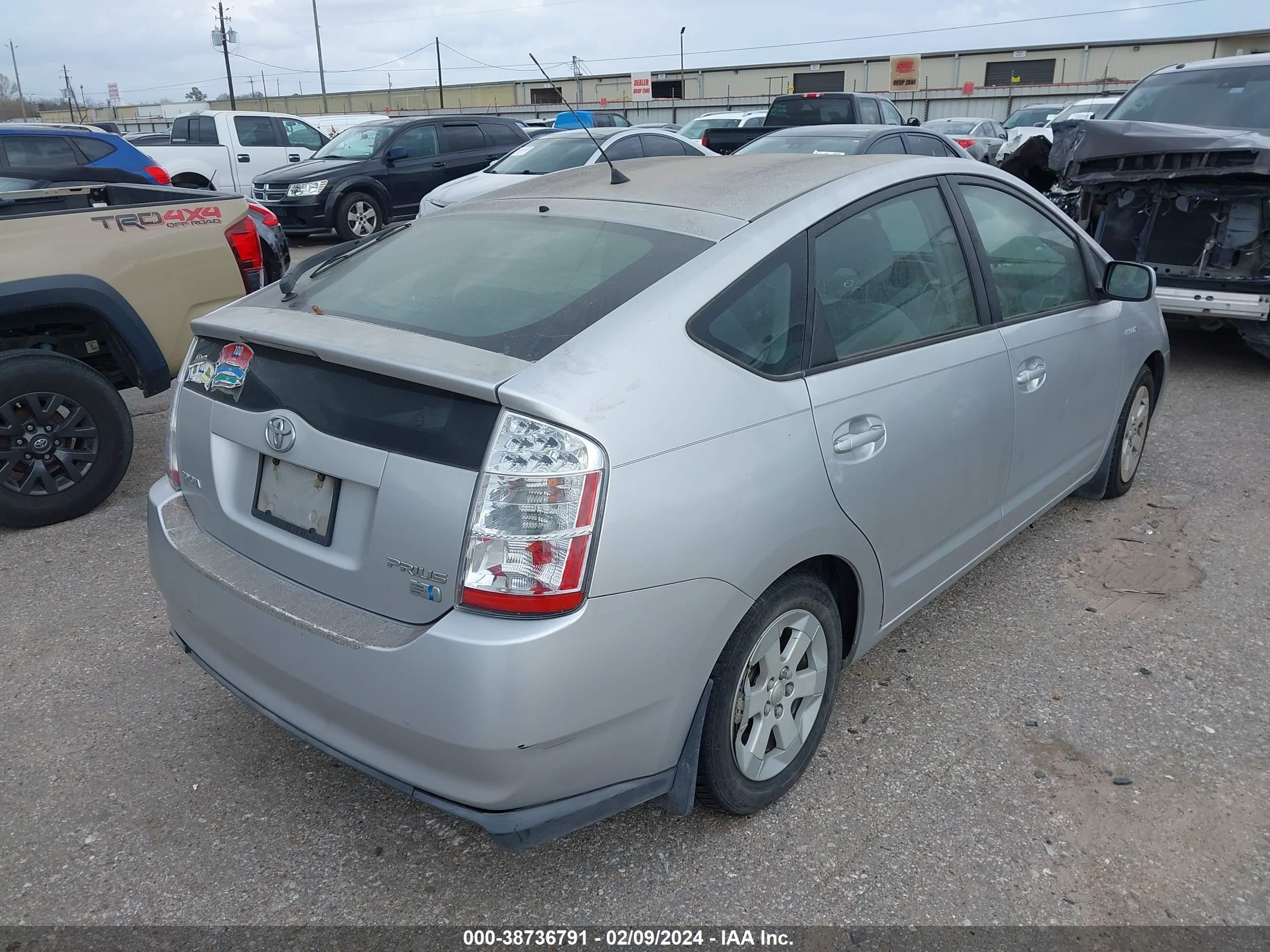 Photo 3 VIN: JTDKB20UX63181553 - TOYOTA PRIUS 