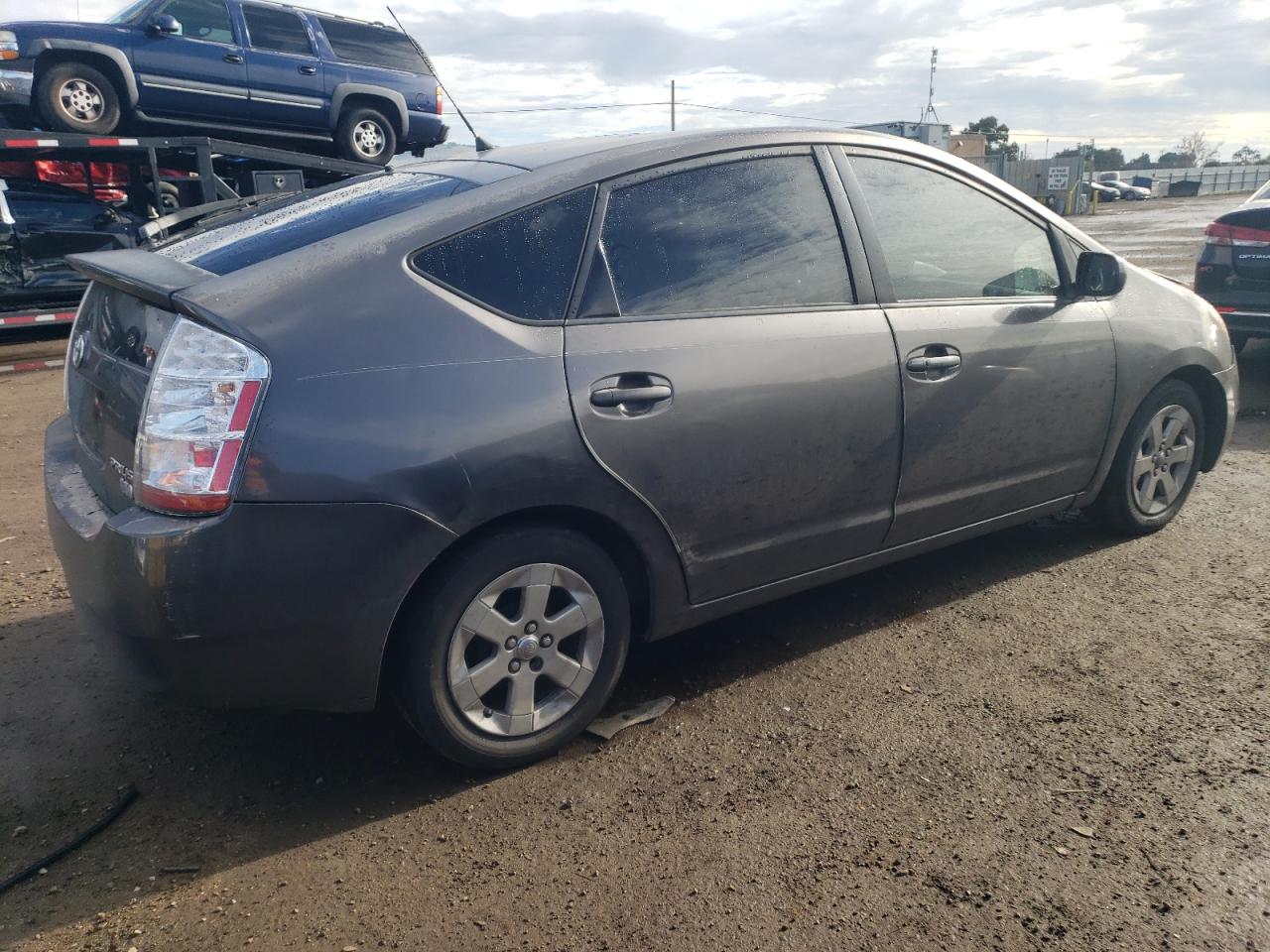 Photo 2 VIN: JTDKB20UX73220773 - TOYOTA PRIUS 