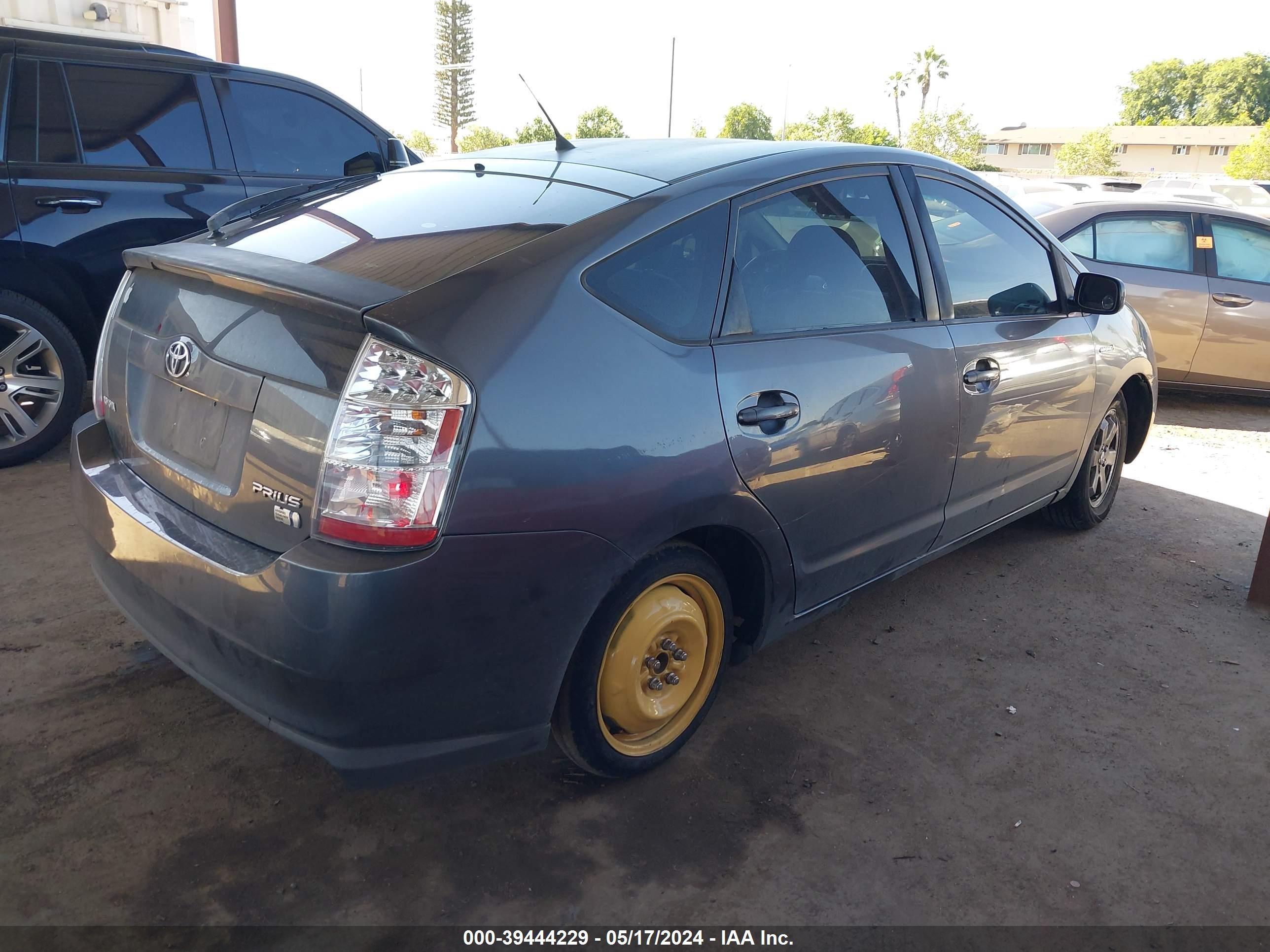 Photo 3 VIN: JTDKB20UX73233474 - TOYOTA PRIUS 