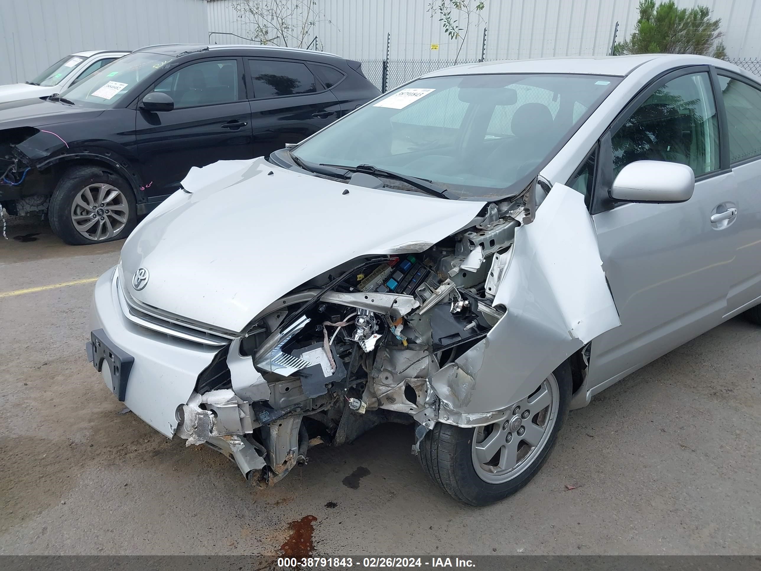 Photo 5 VIN: JTDKB20UX77549207 - TOYOTA PRIUS 