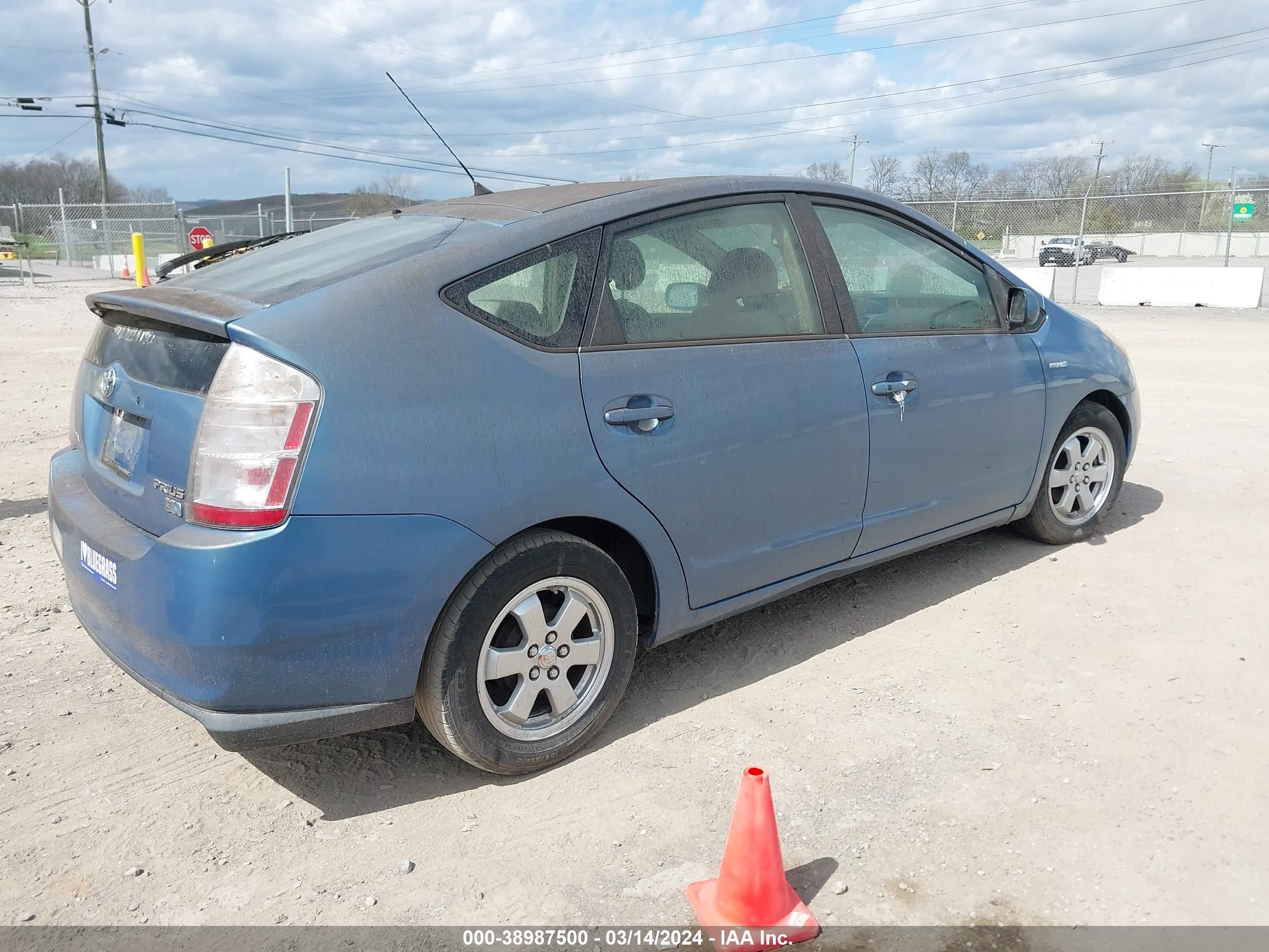 Photo 3 VIN: JTDKB20UX77566556 - TOYOTA PRIUS 