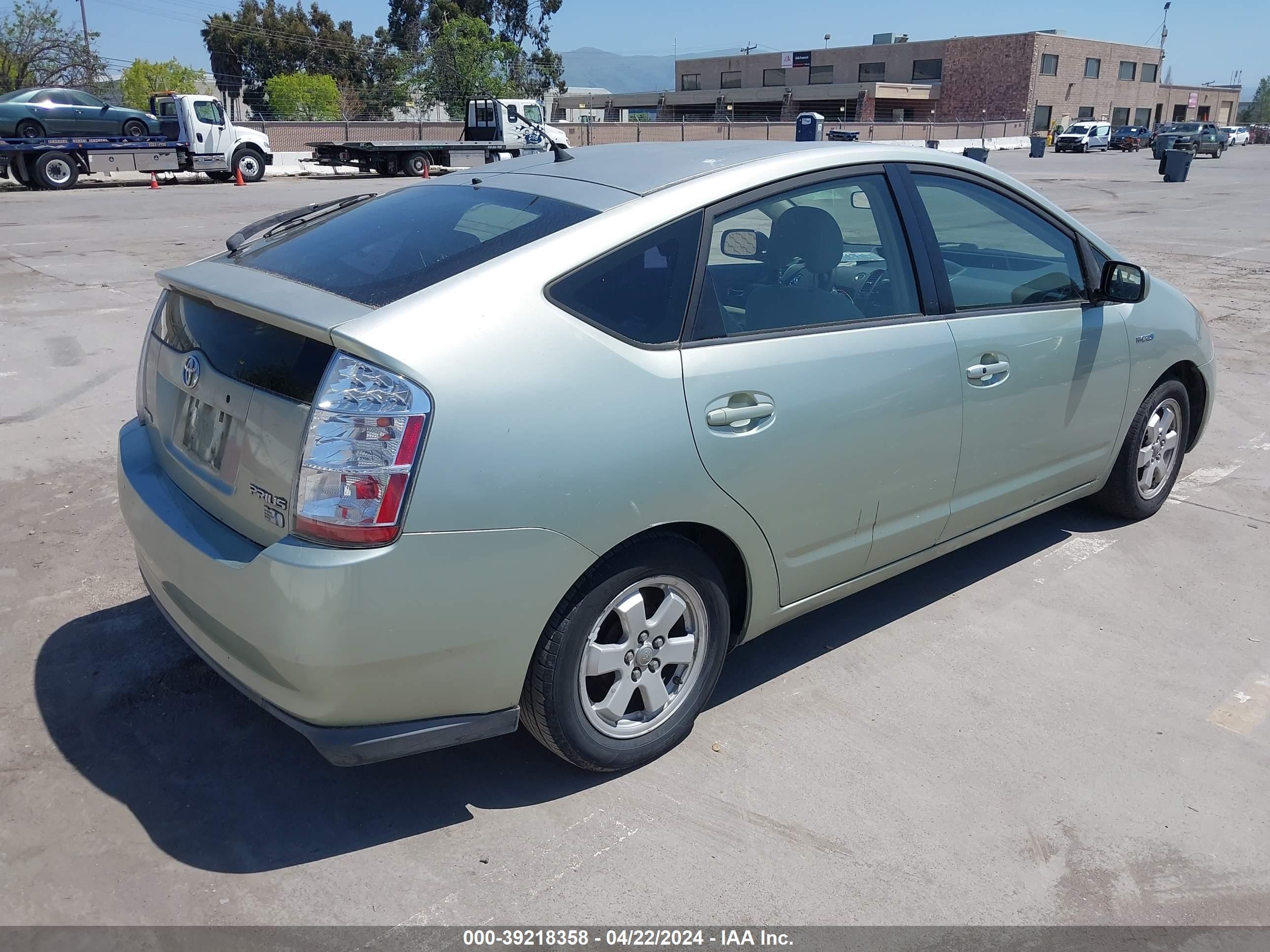 Photo 3 VIN: JTDKB20UX77572633 - TOYOTA PRIUS 