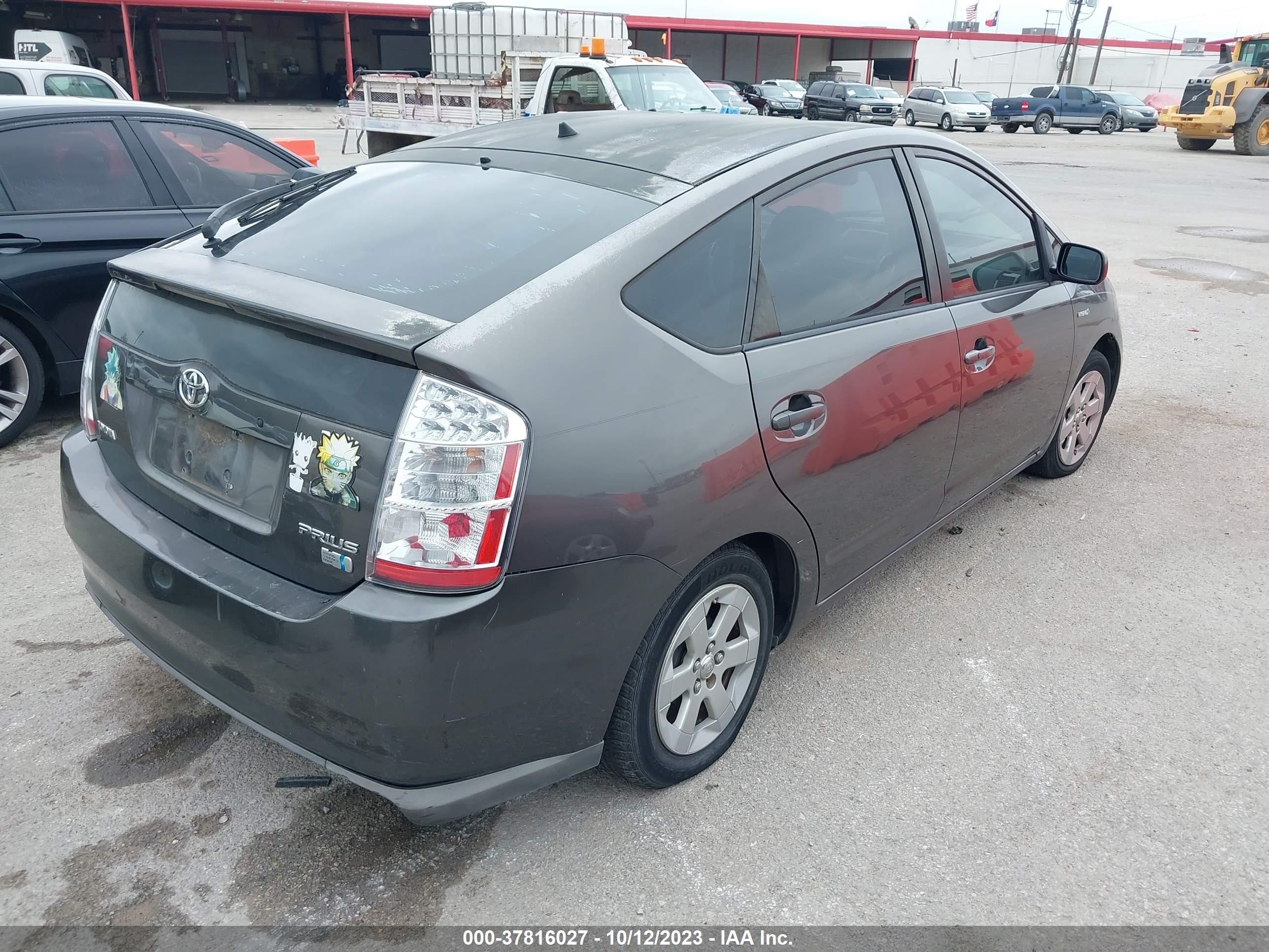 Photo 3 VIN: JTDKB20UX83318025 - TOYOTA PRIUS 