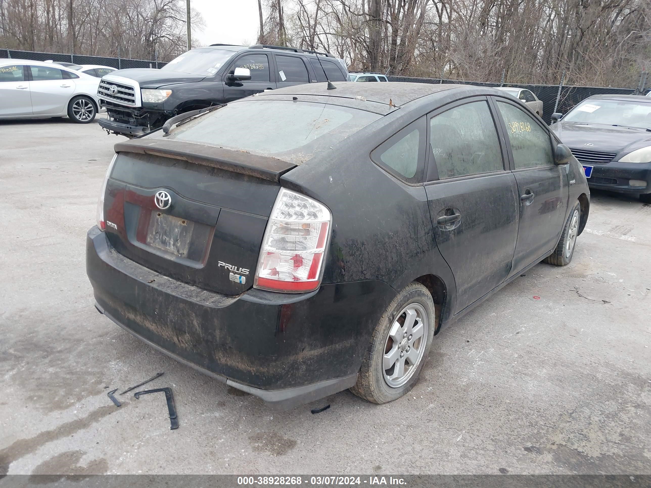 Photo 3 VIN: JTDKB20UX83359822 - TOYOTA PRIUS 