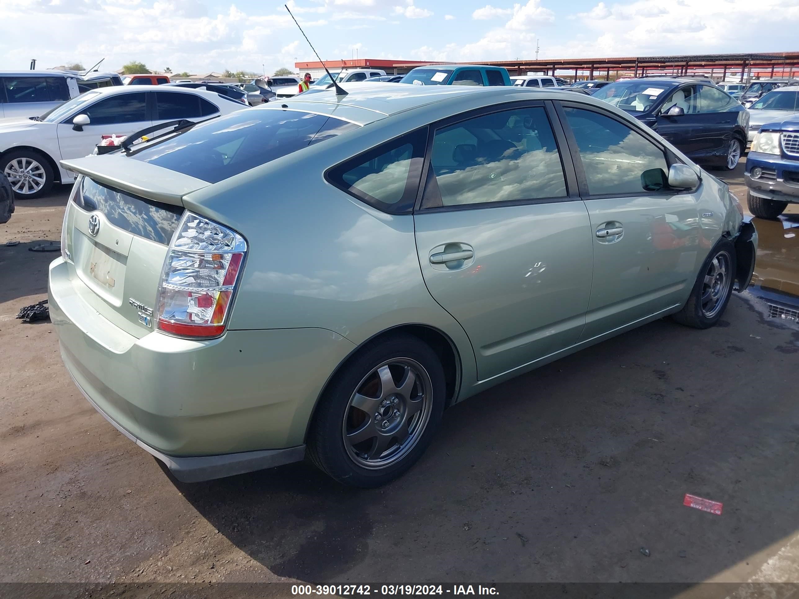 Photo 3 VIN: JTDKB20UX83361022 - TOYOTA PRIUS 