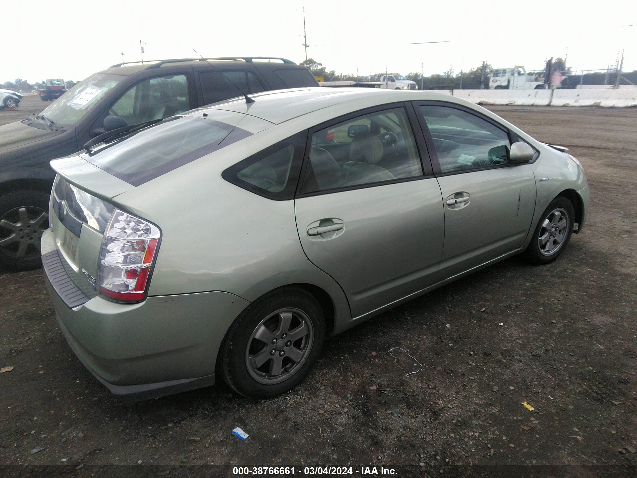 Photo 3 VIN: JTDKB20UX87744581 - TOYOTA PRIUS 