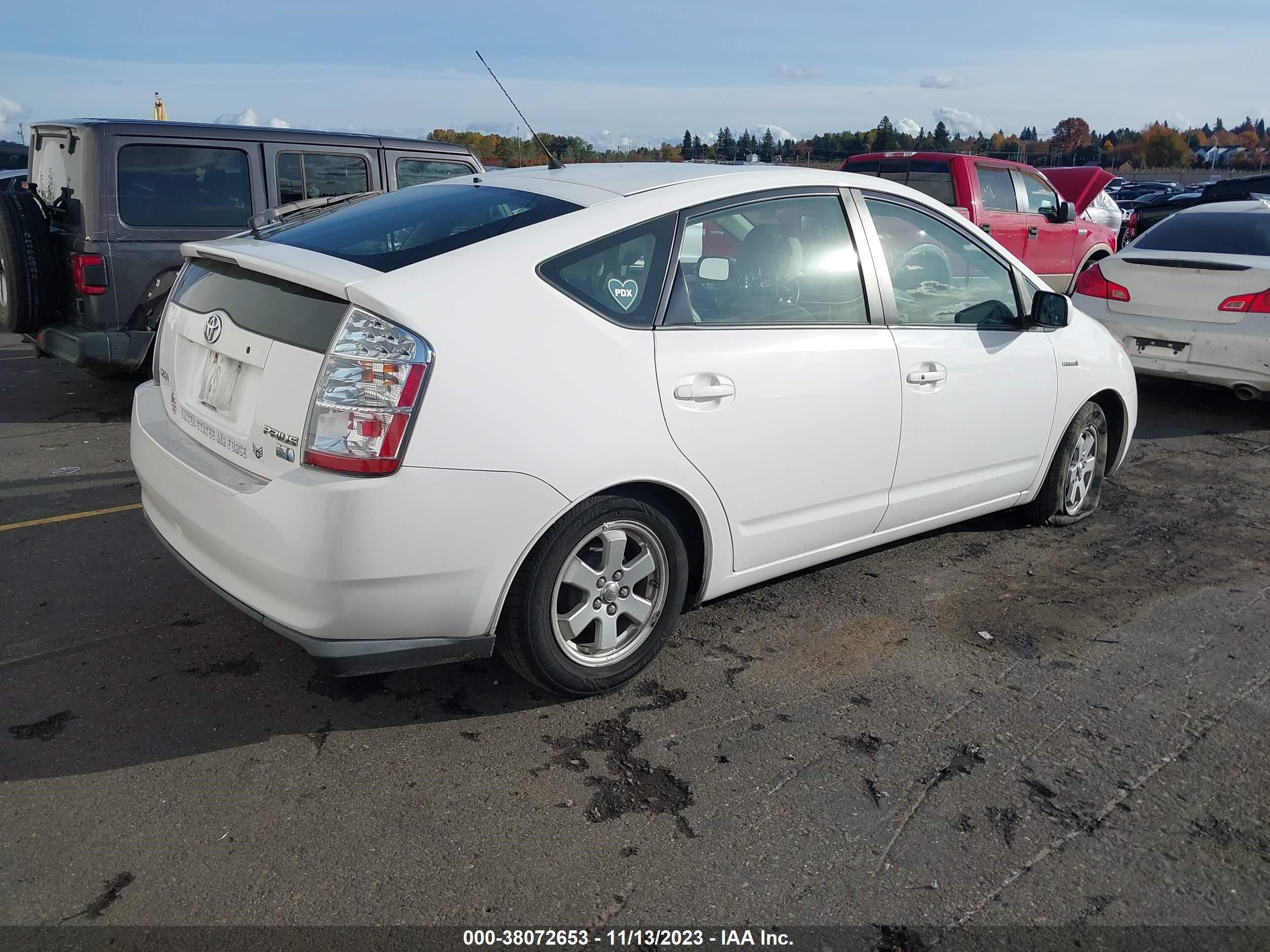 Photo 3 VIN: JTDKB20UX93488290 - TOYOTA PRIUS 