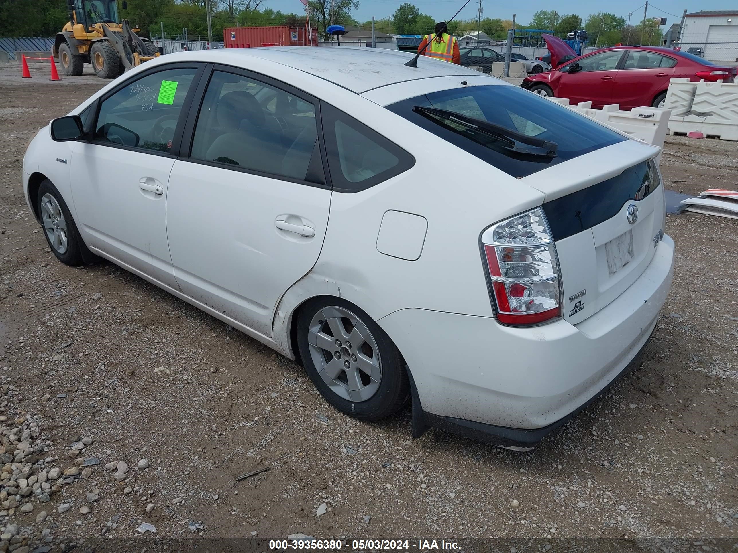 Photo 2 VIN: JTDKB22U063148039 - TOYOTA PRIUS 