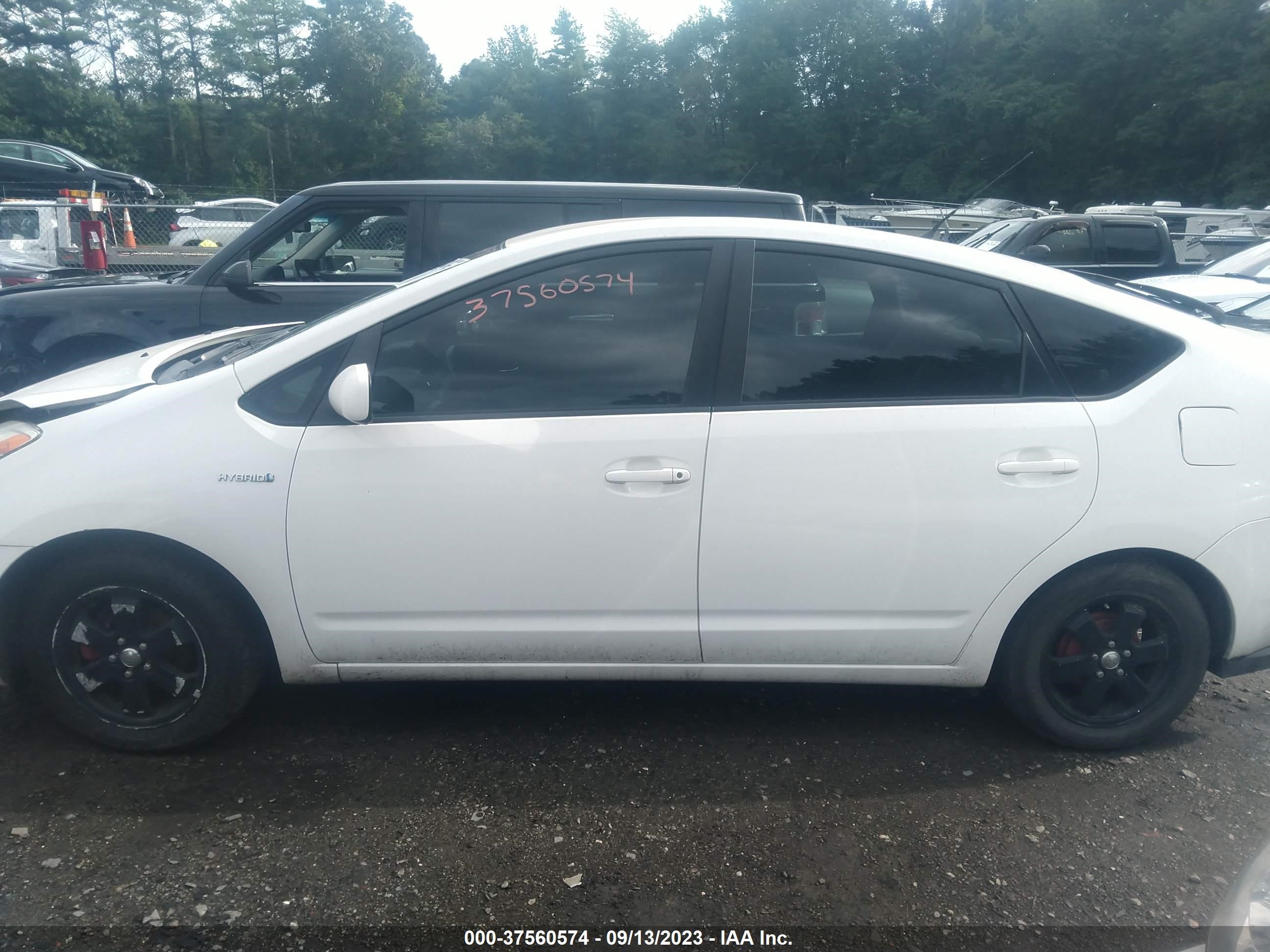 Photo 13 VIN: JTDKB22U467536853 - TOYOTA PRIUS 