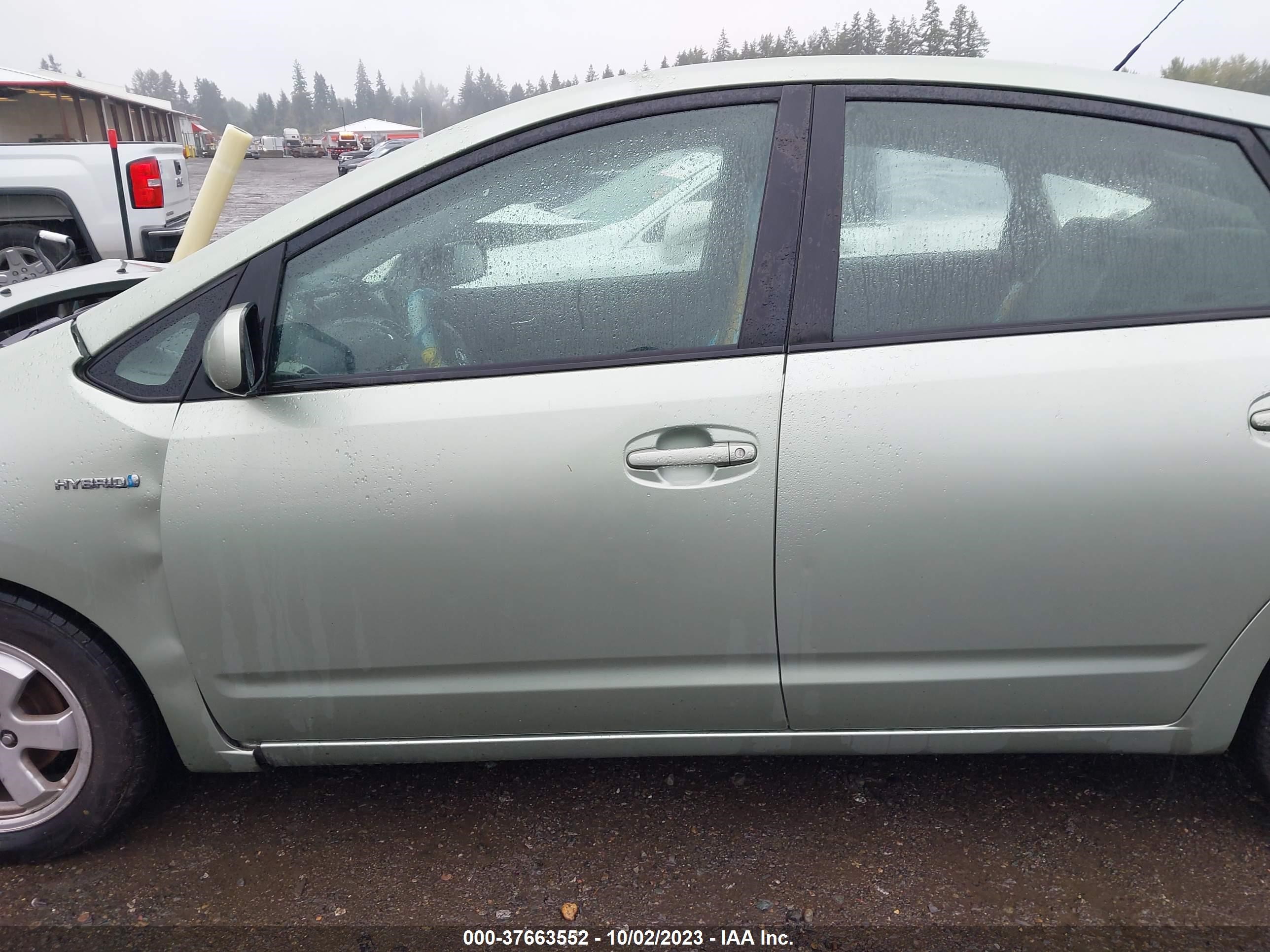 Photo 13 VIN: JTDKB22U563159876 - TOYOTA PRIUS 