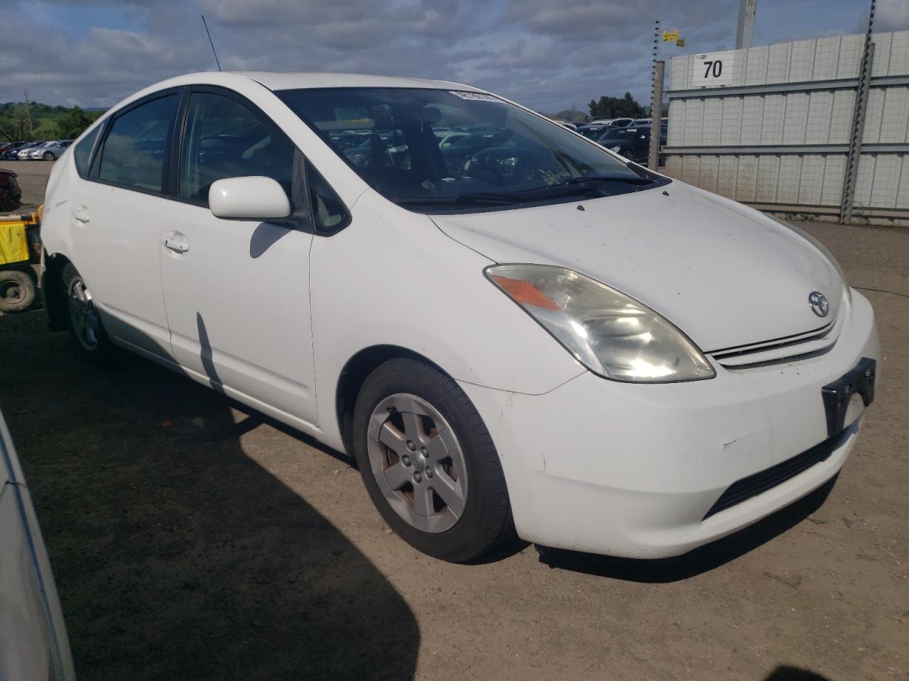 Photo 3 VIN: JTDKB22UX40038825 - TOYOTA PRIUS 