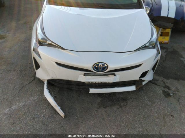 Photo 5 VIN: JTDKBRFU0J3081891 - TOYOTA PRIUS 