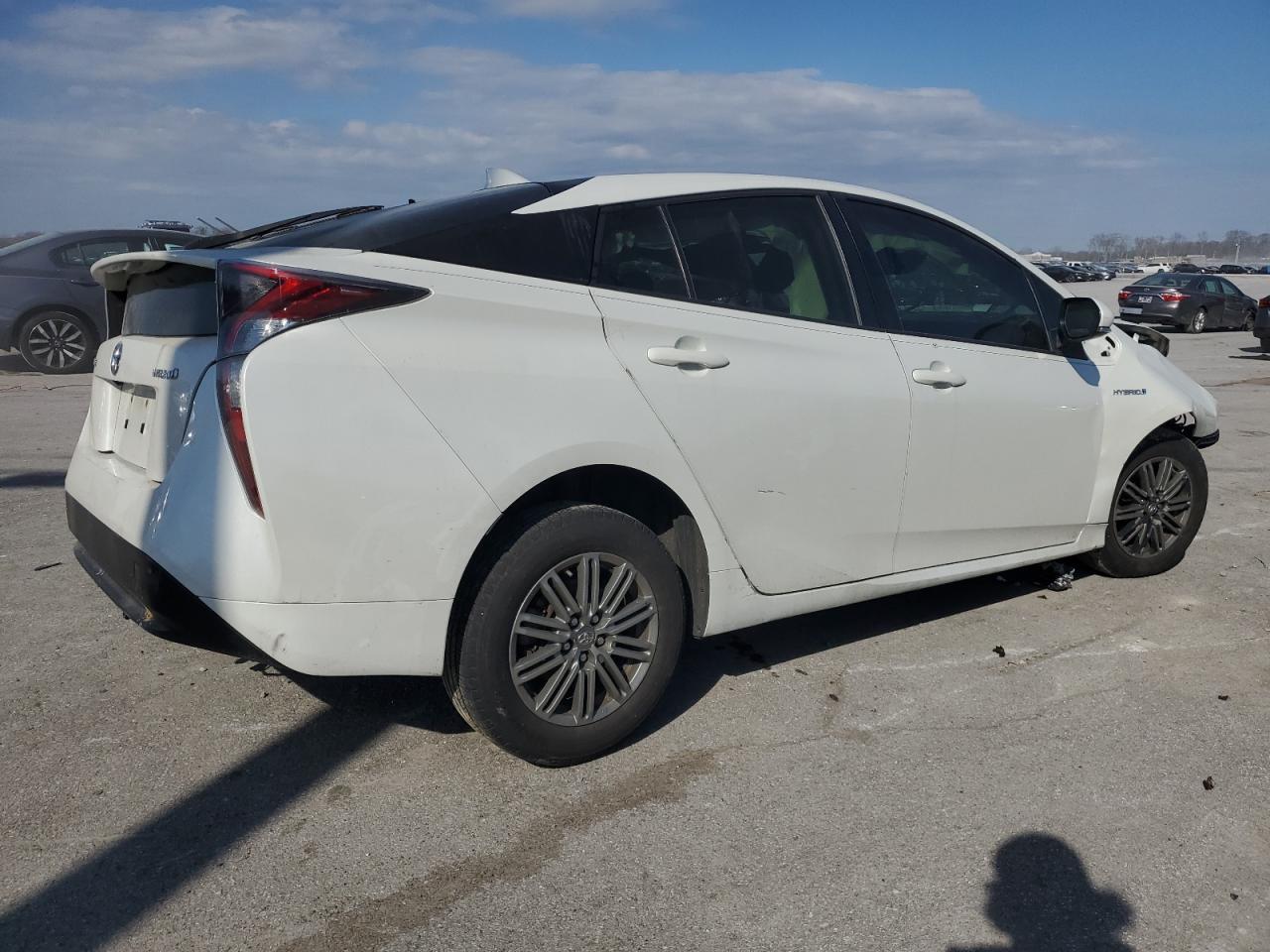 Photo 2 VIN: JTDKBRFU1G3010563 - TOYOTA PRIUS 